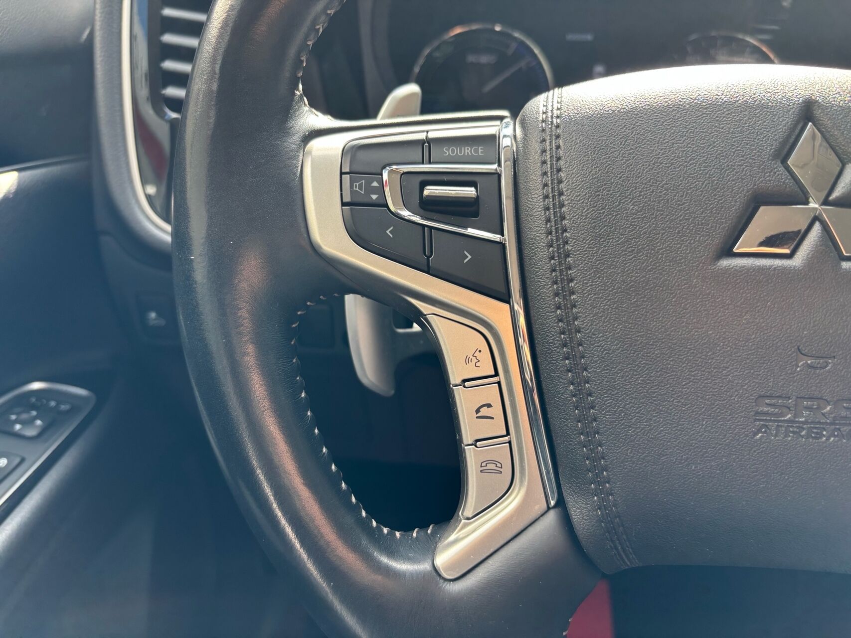 Billede af Mitsubishi Outlander 2,4 PHEV  Plugin-hybrid Intense 4WD 224HK 5d 6g Trinl. Gear