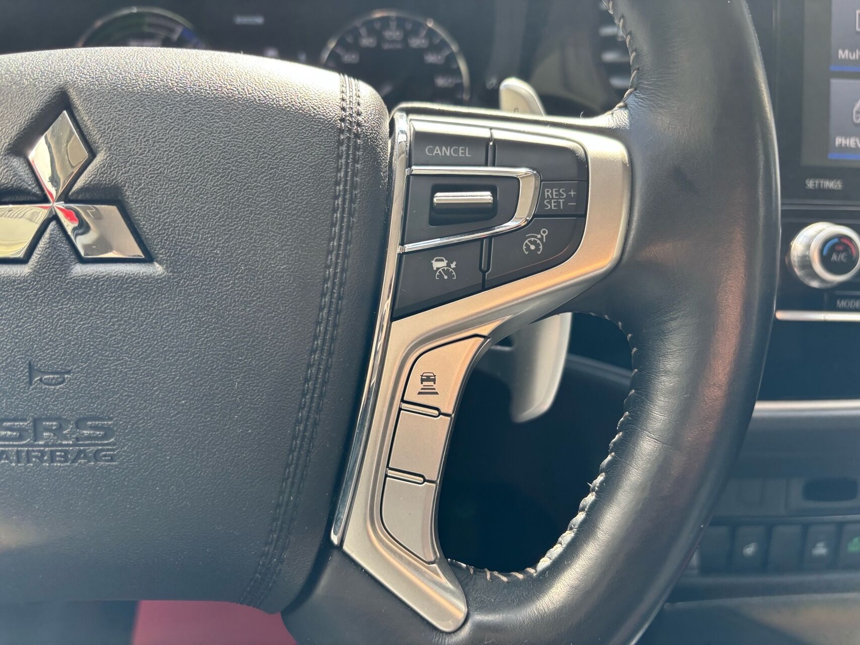 Billede af Mitsubishi Outlander 2,4 PHEV  Plugin-hybrid Intense 4WD 224HK 5d 6g Trinl. Gear