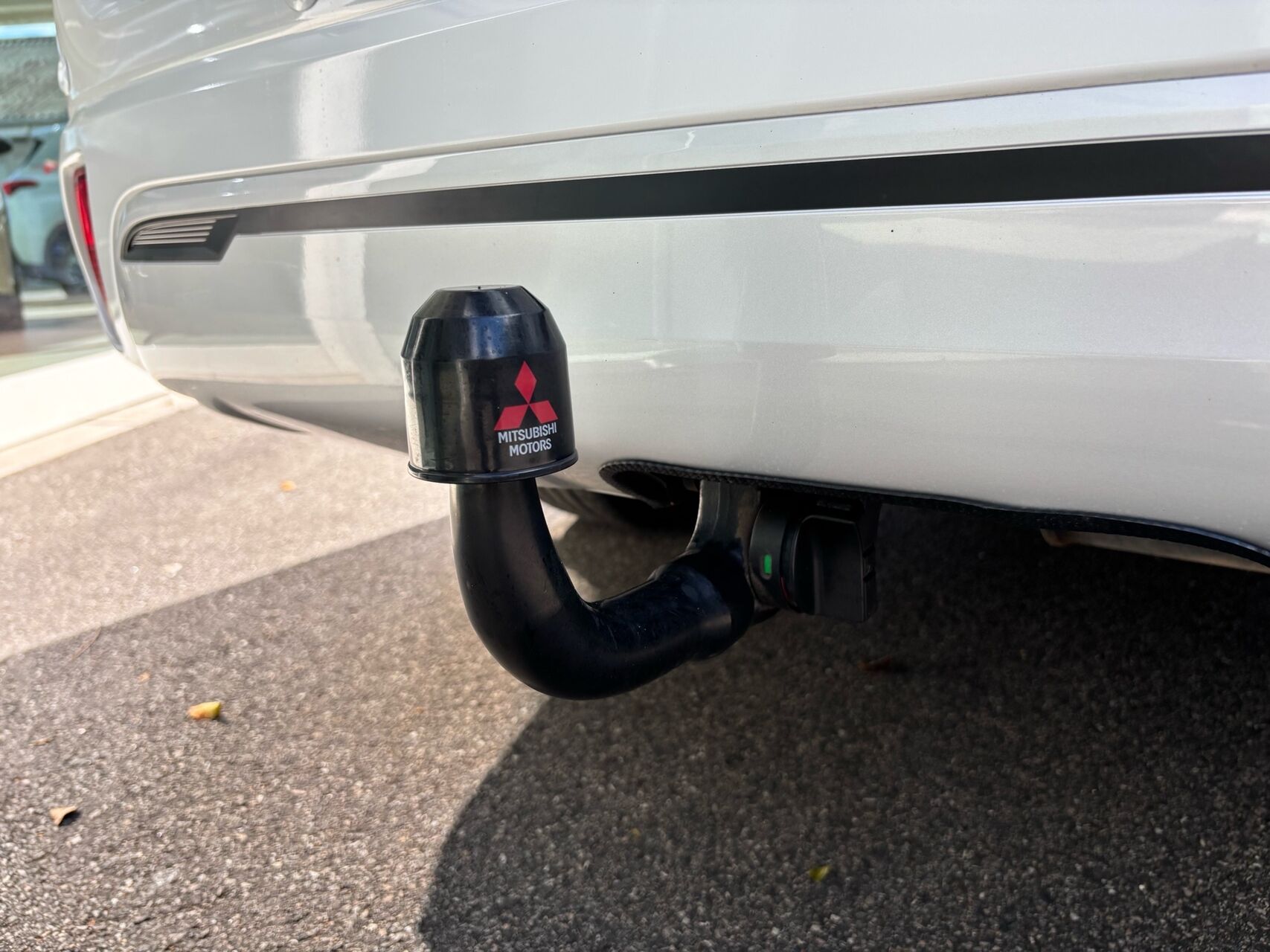 Billede af Mitsubishi Outlander 2,4 PHEV  Plugin-hybrid Intense 4WD 224HK 5d 6g Trinl. Gear