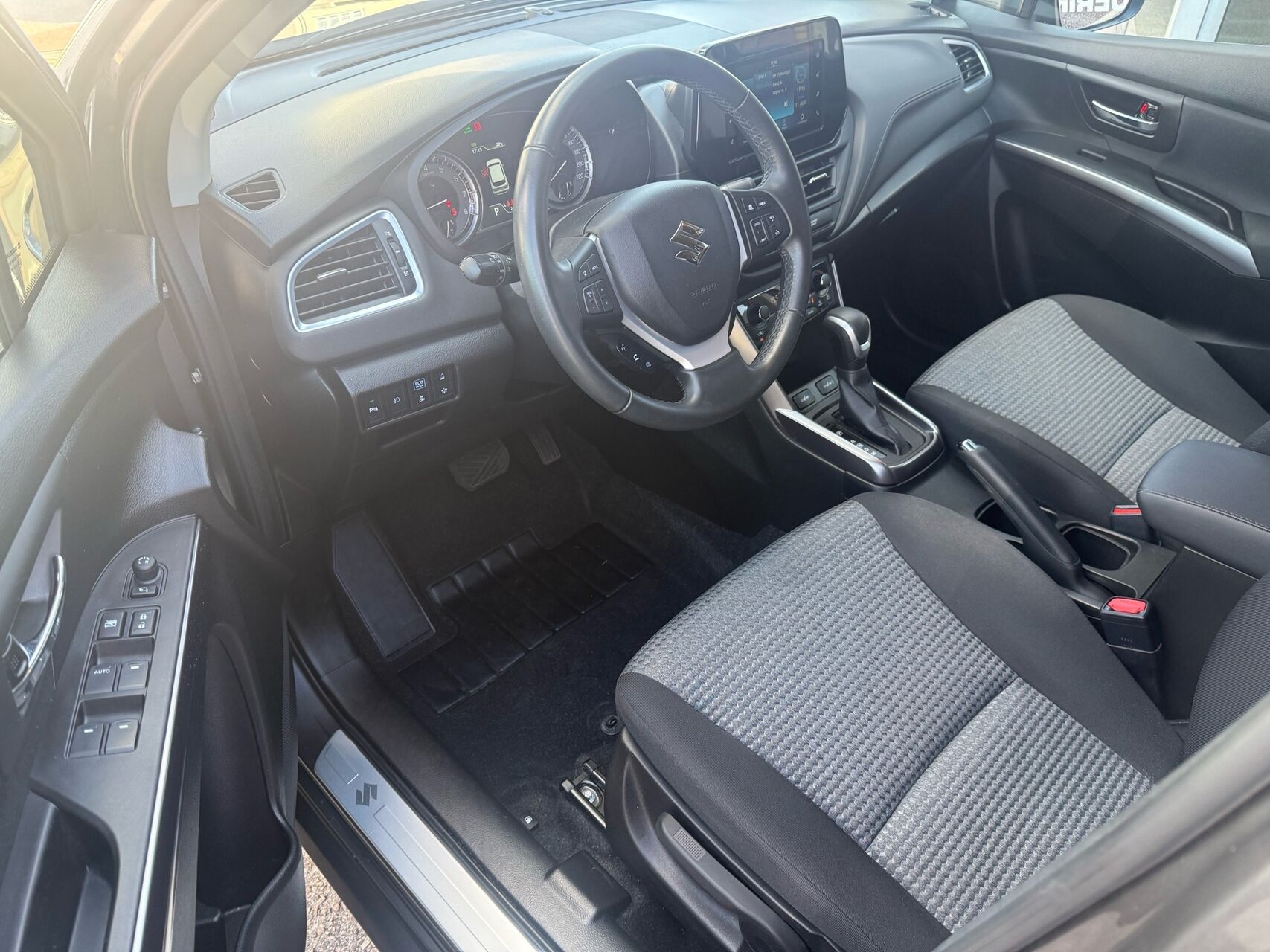 Billede af Suzuki S-Cross 1,5 Hybrid Active Hybrid AGS 102HK 5d 6g Aut.