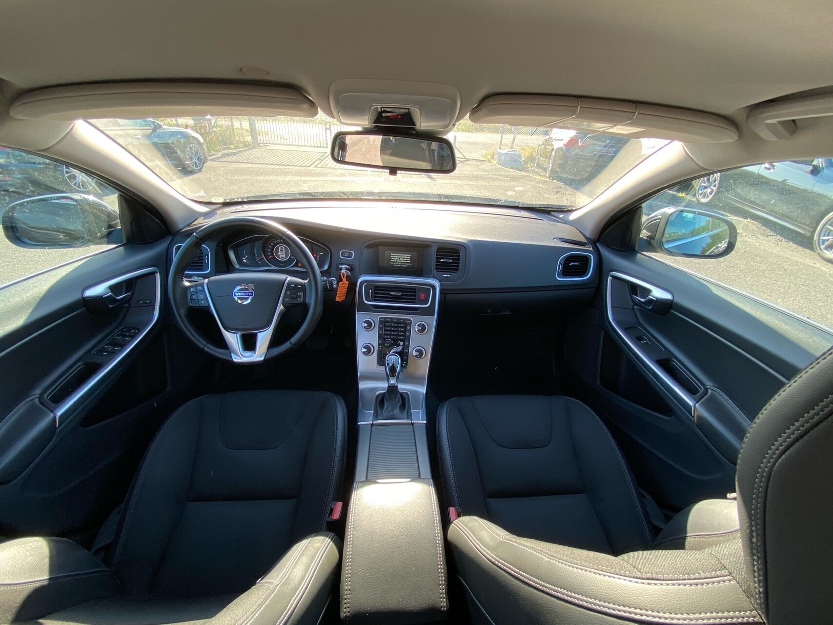 Billede af Volvo V60 2,0 D2 Momentum 120HK Stc 6g Aut.