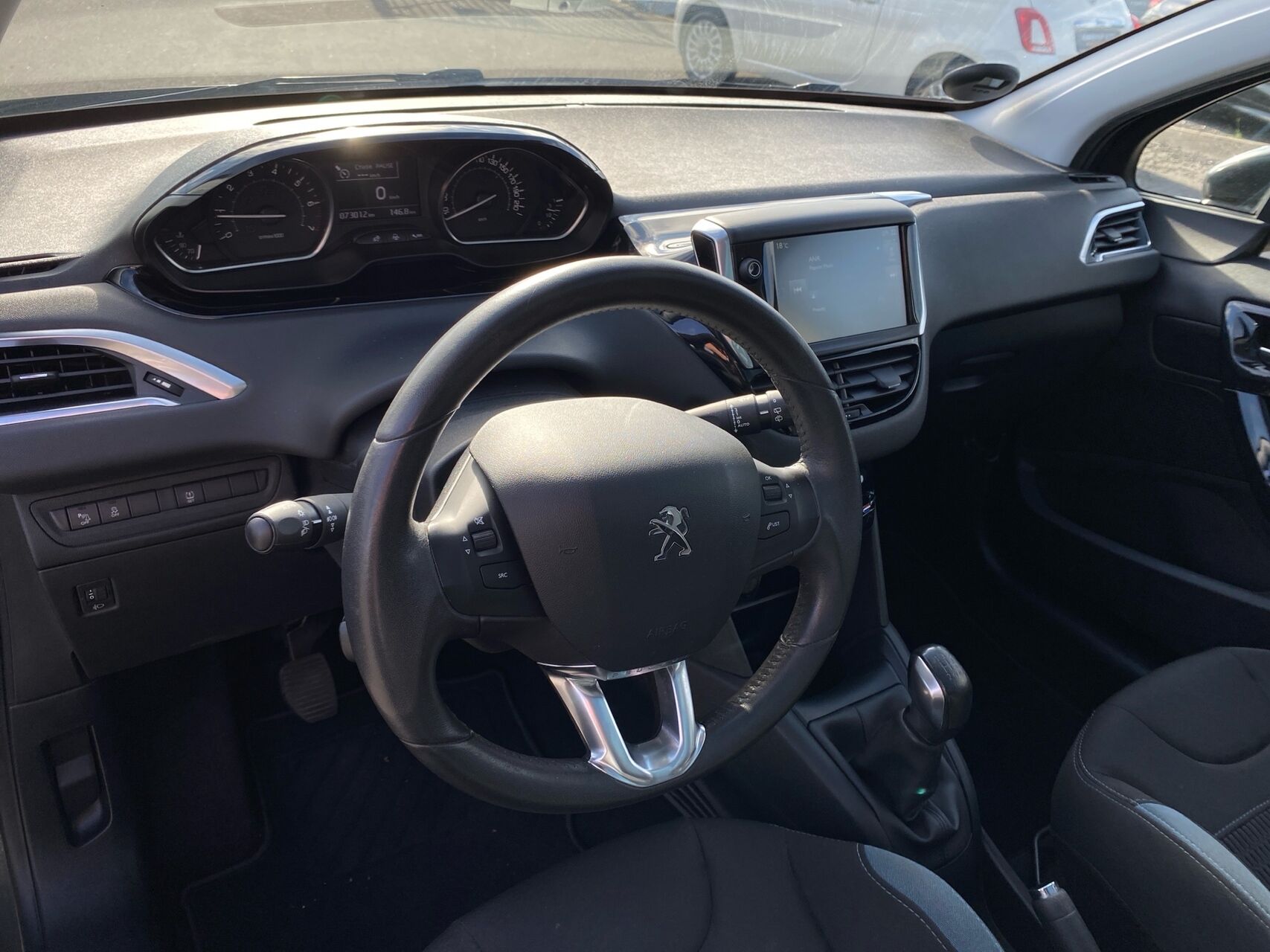 Billede af Peugeot 208 1,2 VTi Supreme 82HK 5d