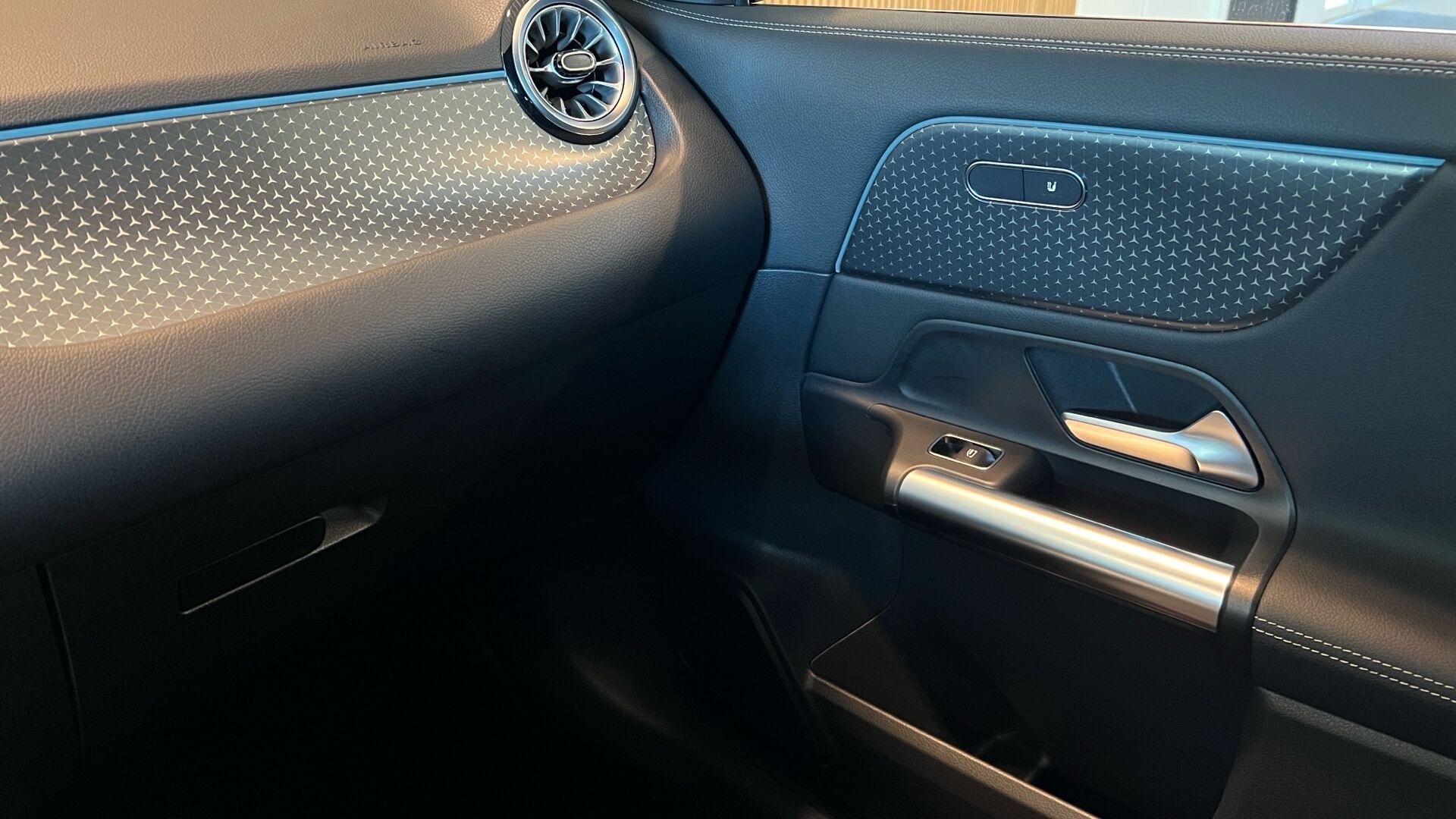 Billede af Mercedes-Benz EQA 250+ EL Progressive 190HK 5d Aut.