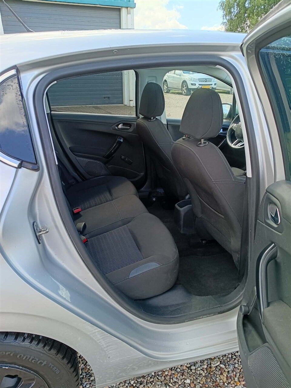 Billede af Peugeot 208 1,2 VTi Allure Sky 82HK 5d
