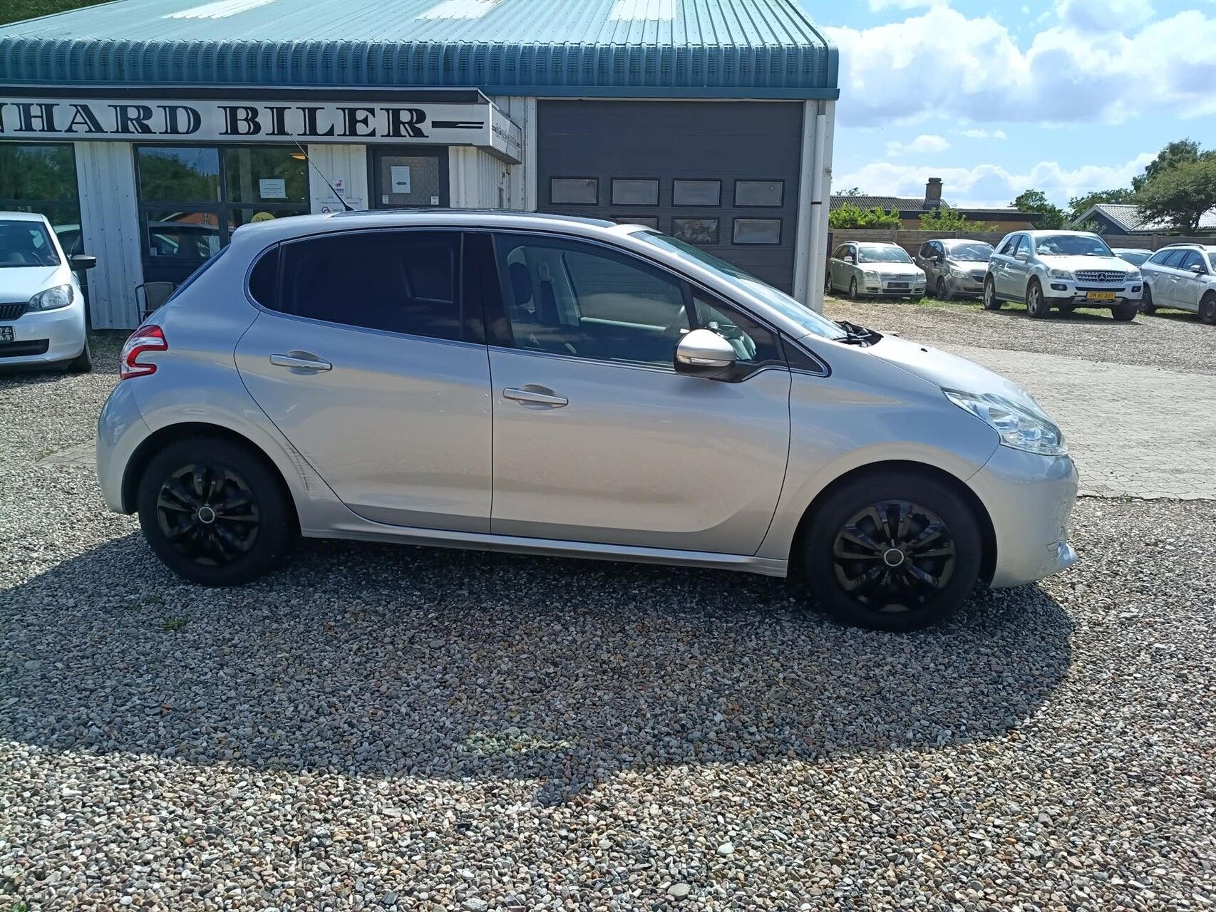 Billede af Peugeot 208 1,2 VTi Allure Sky 82HK 5d