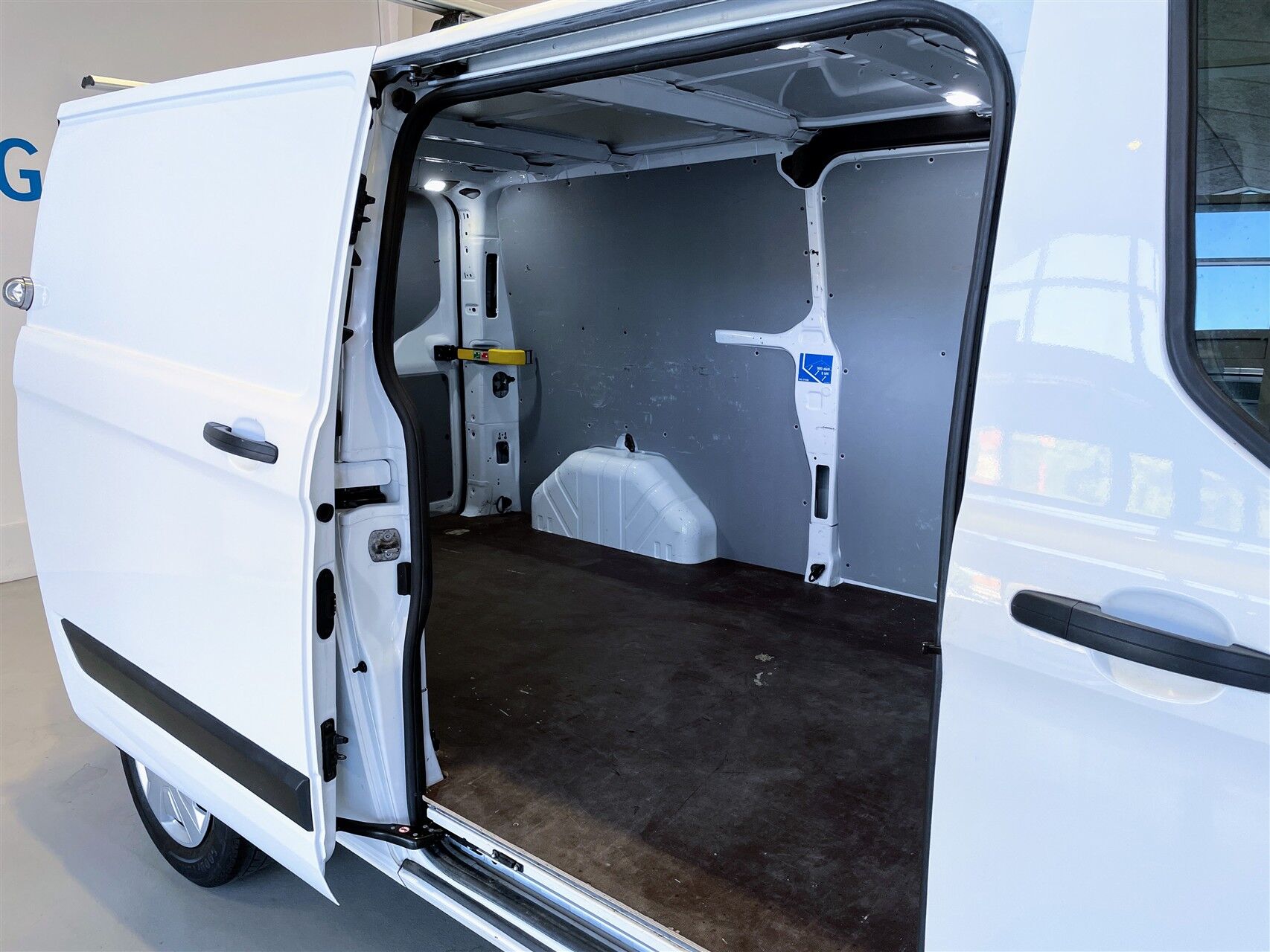 Billede af Ford Transit Custom 300 L2H1 2,0 TDCi Trend 130HK Van 6g Aut.