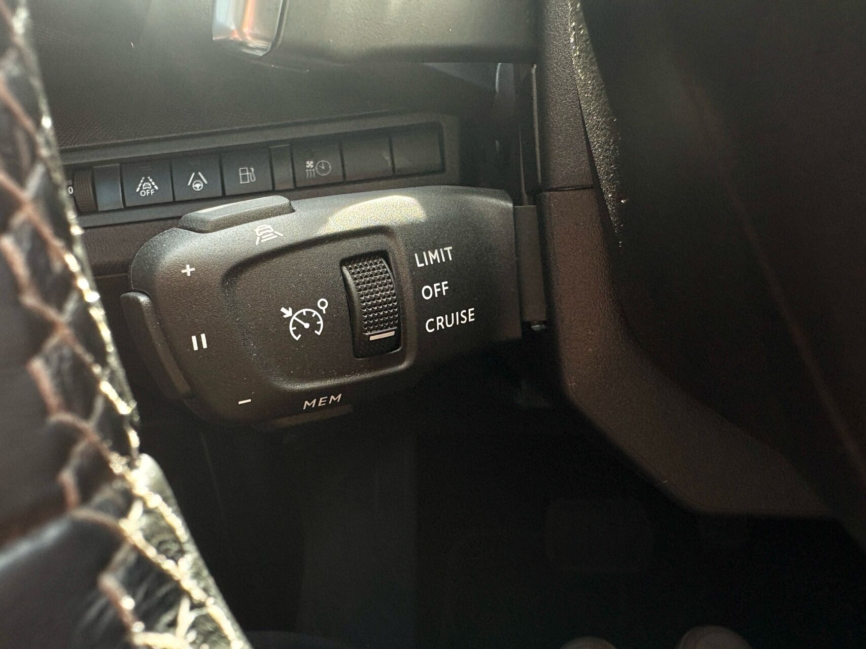 Billede af Peugeot 3008 1,6 PureTech  Plugin-hybrid Allure Pack EAT8 225HK 5d 8g Aut.