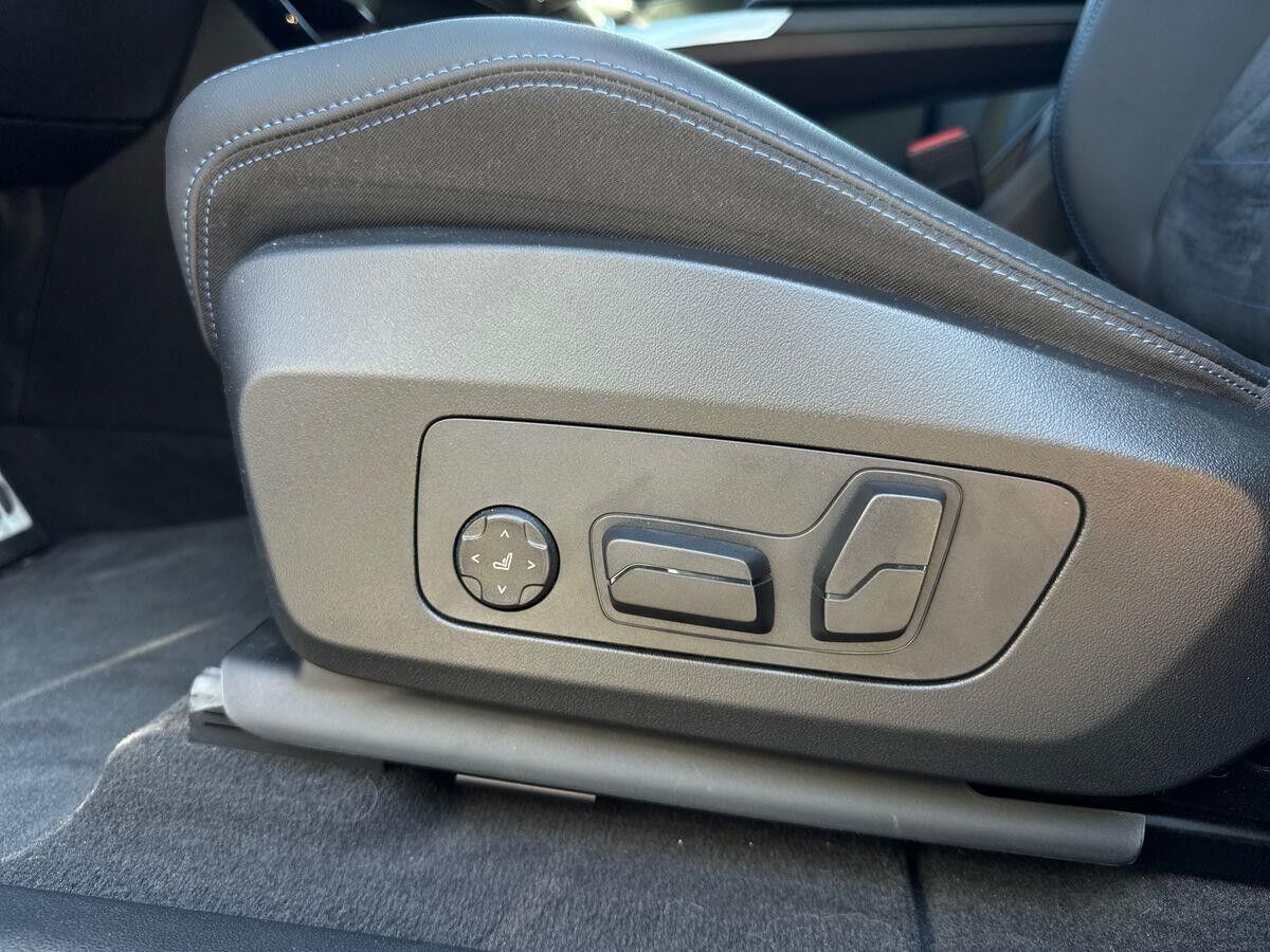 Billede af BMW iX1 eDrive20 EL Fully Charged 204HK 5d Aut.