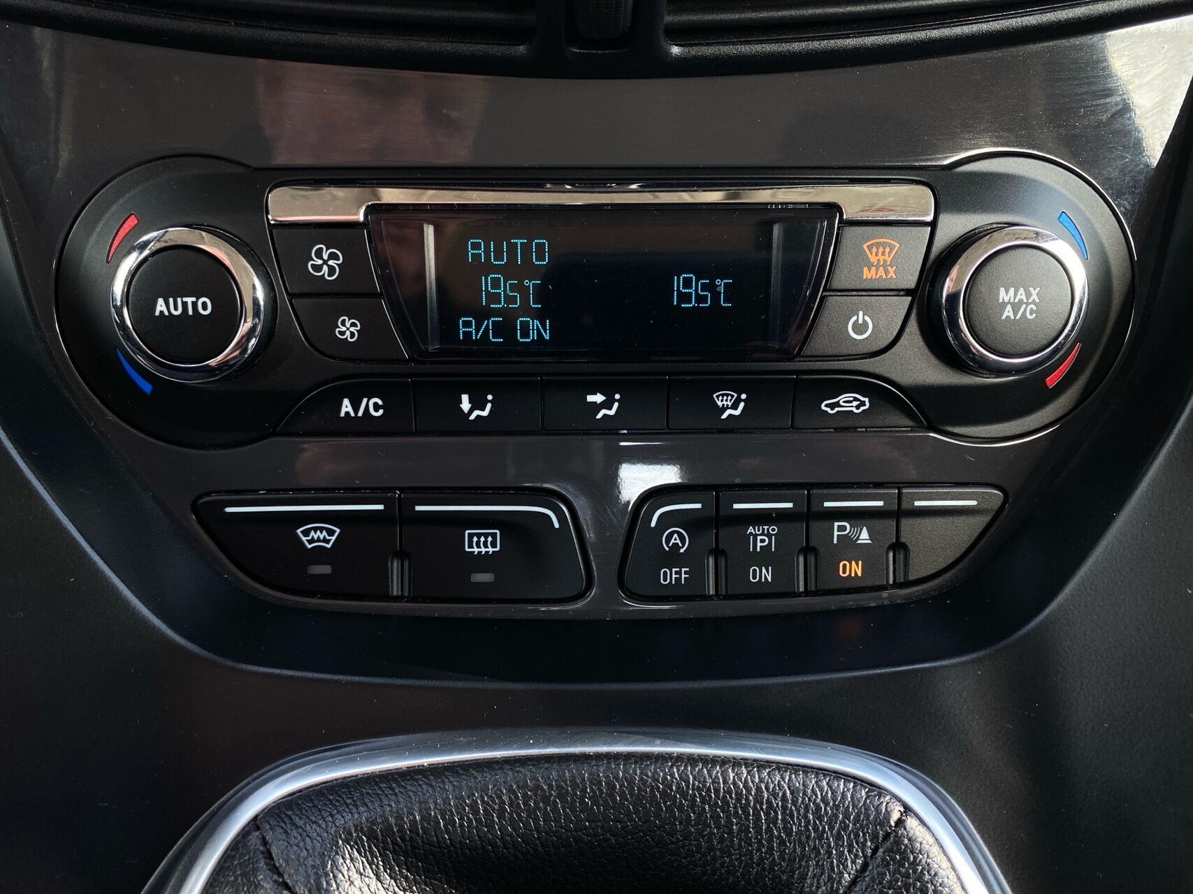 Billede af Ford Kuga 1,5 EcoBoost Titanium Attack 150HK 5d 6g