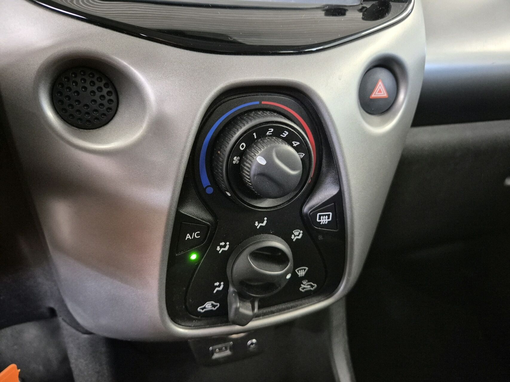 Billede af Toyota Aygo 1,0 VVT-I X-Play + X-Touch 69HK 5d