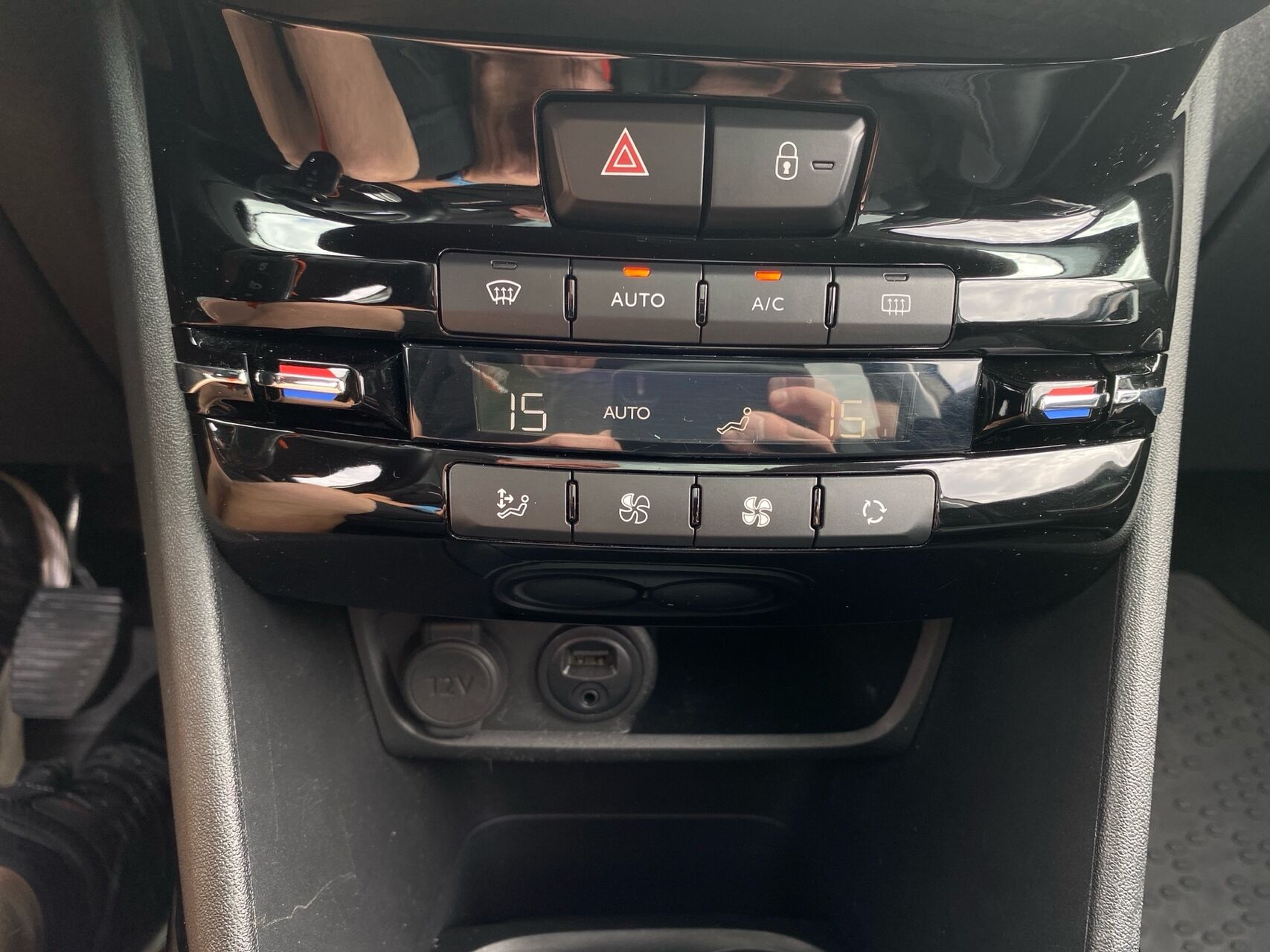 Billede af Peugeot 2008 1,6 BlueHDi Desire Sky 100HK