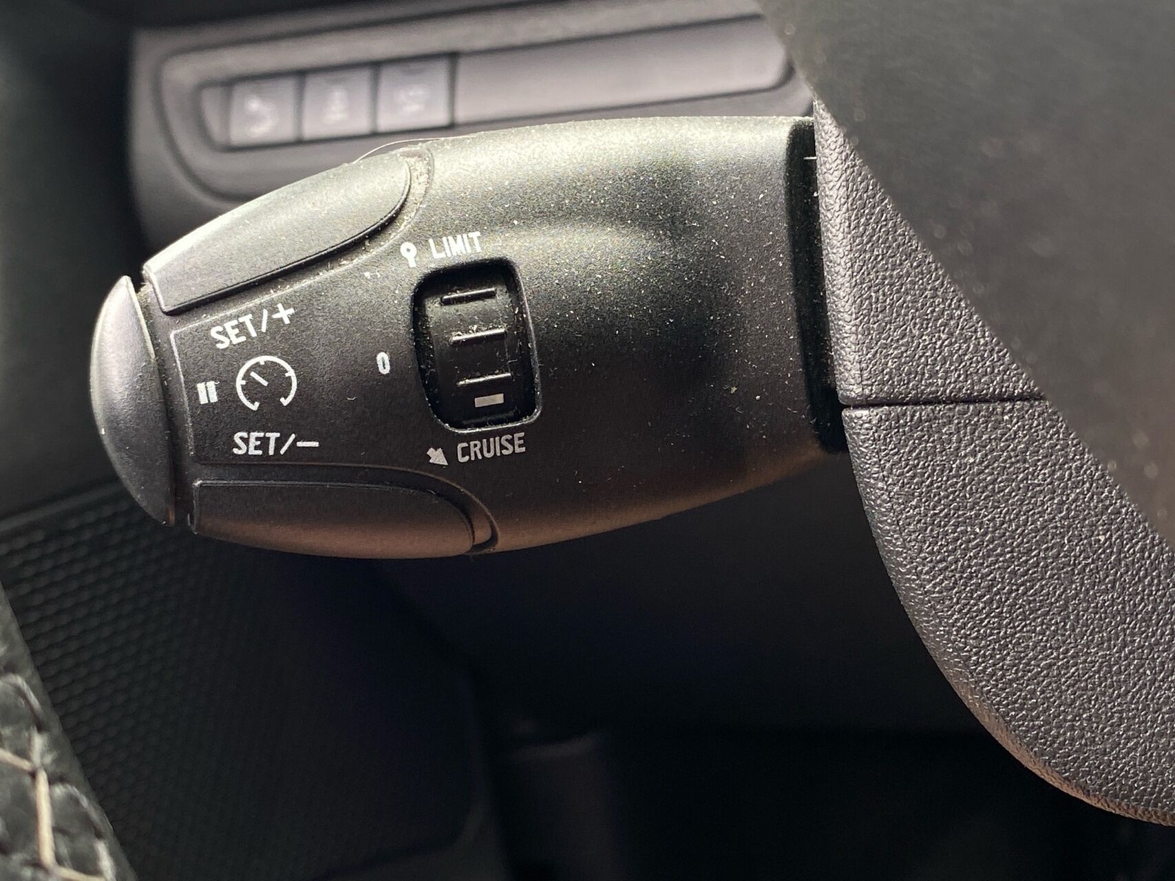 Billede af Peugeot 2008 1,6 BlueHDi Desire Sky 100HK