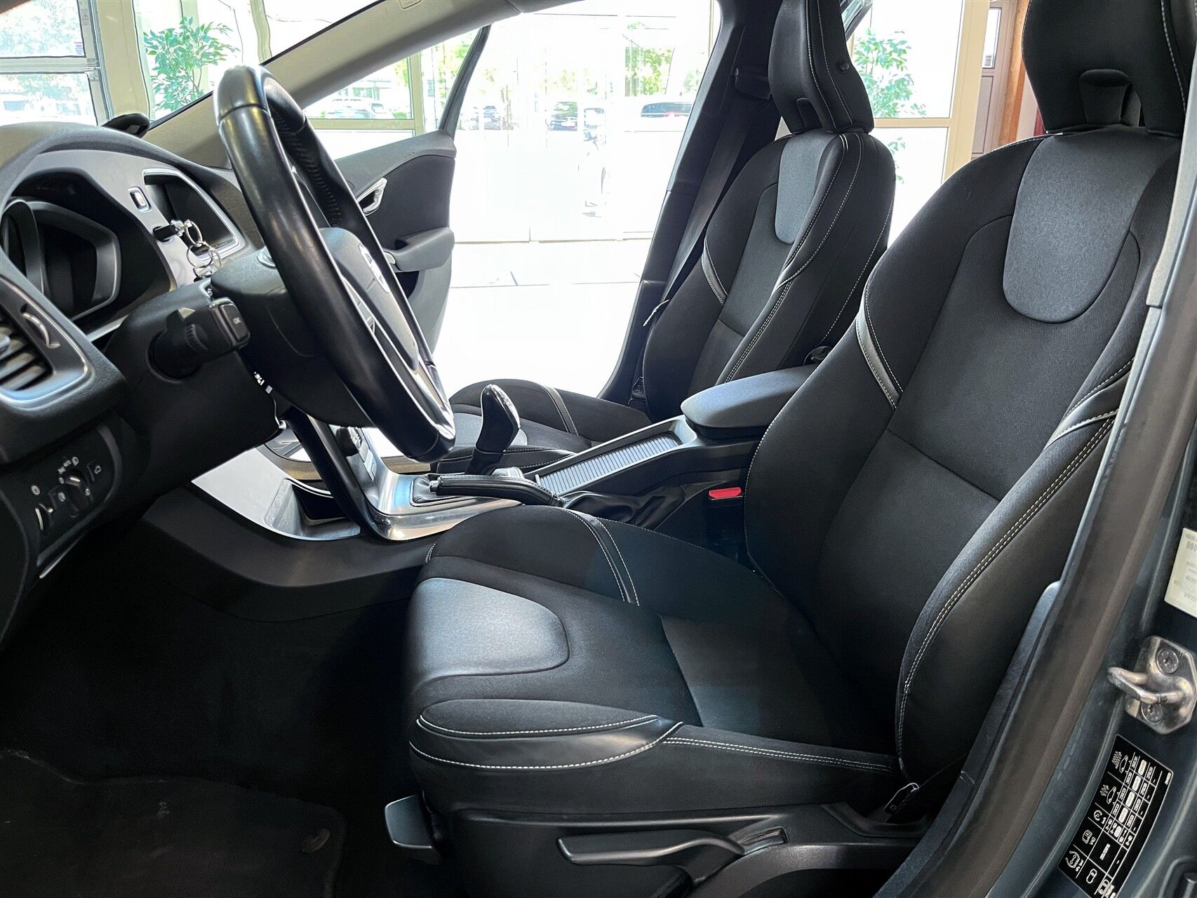 Billede af Volvo V40 1,6 D2 DRIVe-E Momentum 115HK 5d 6g