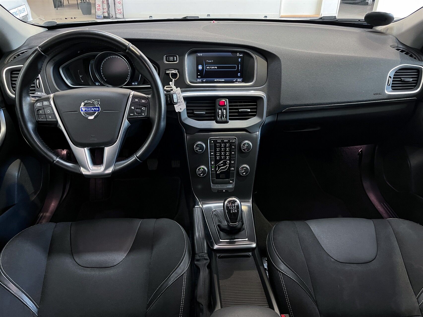 Billede af Volvo V40 1,6 D2 DRIVe-E Momentum 115HK 5d 6g