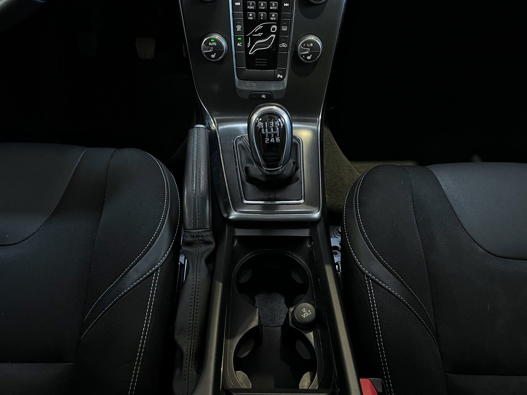 Billede af Volvo V40 1,6 D2 DRIVe-E Momentum 115HK 5d 6g