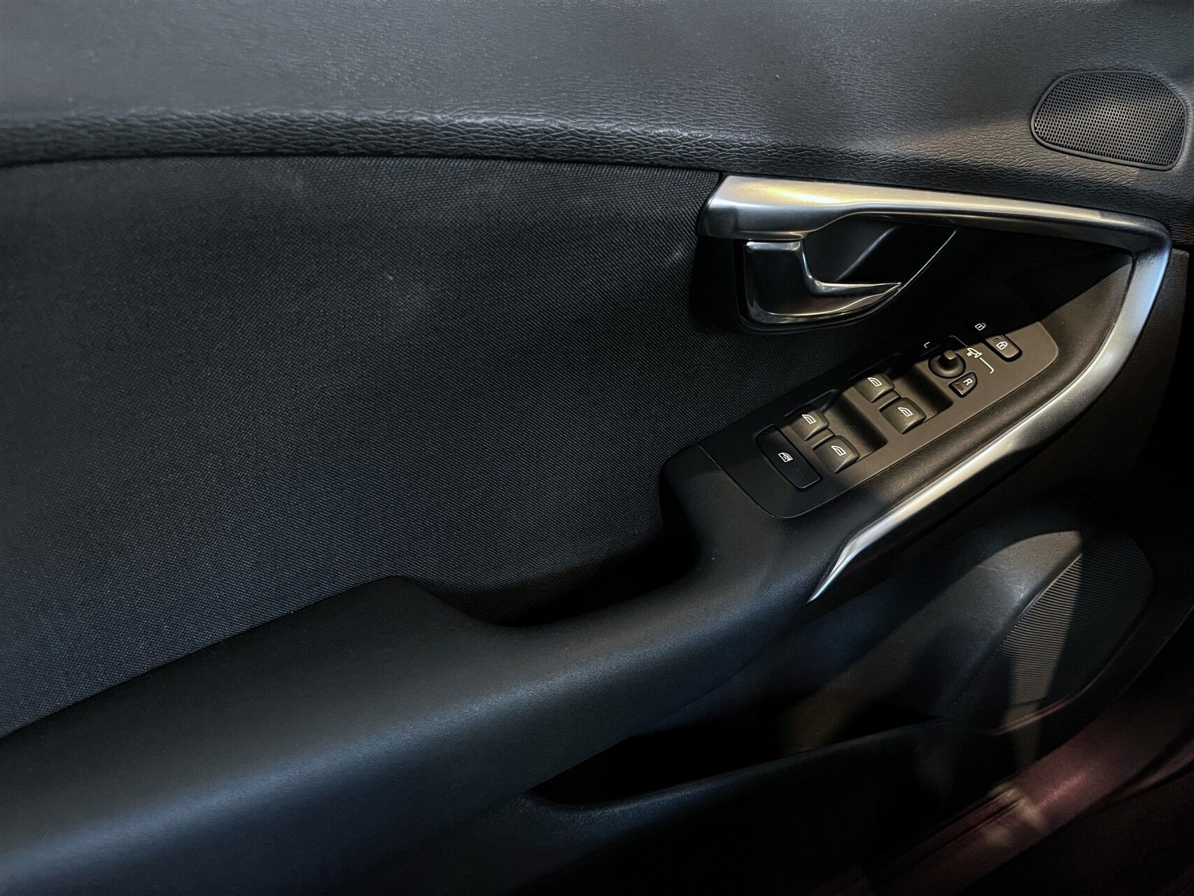 Billede af Volvo V40 1,6 D2 DRIVe-E Momentum 115HK 5d 6g