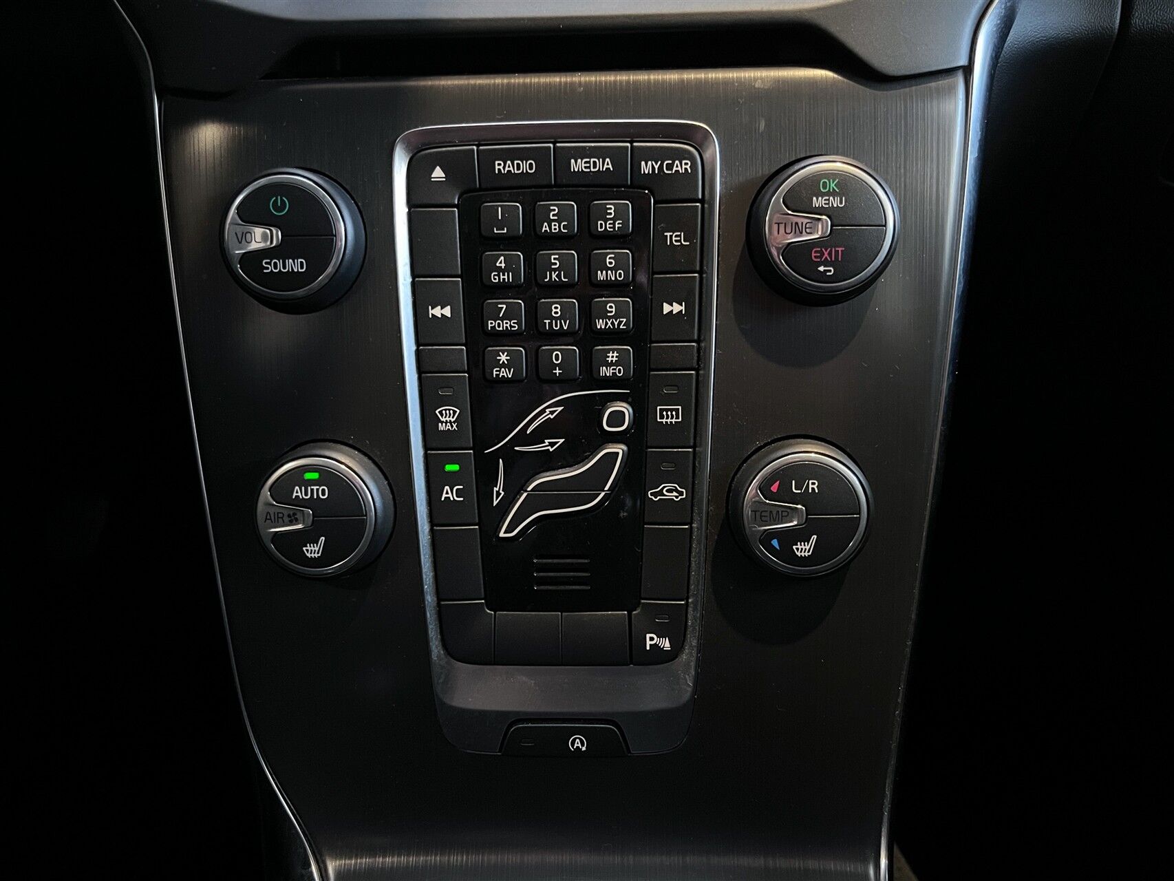 Billede af Volvo V40 1,6 D2 DRIVe-E Momentum 115HK 5d 6g