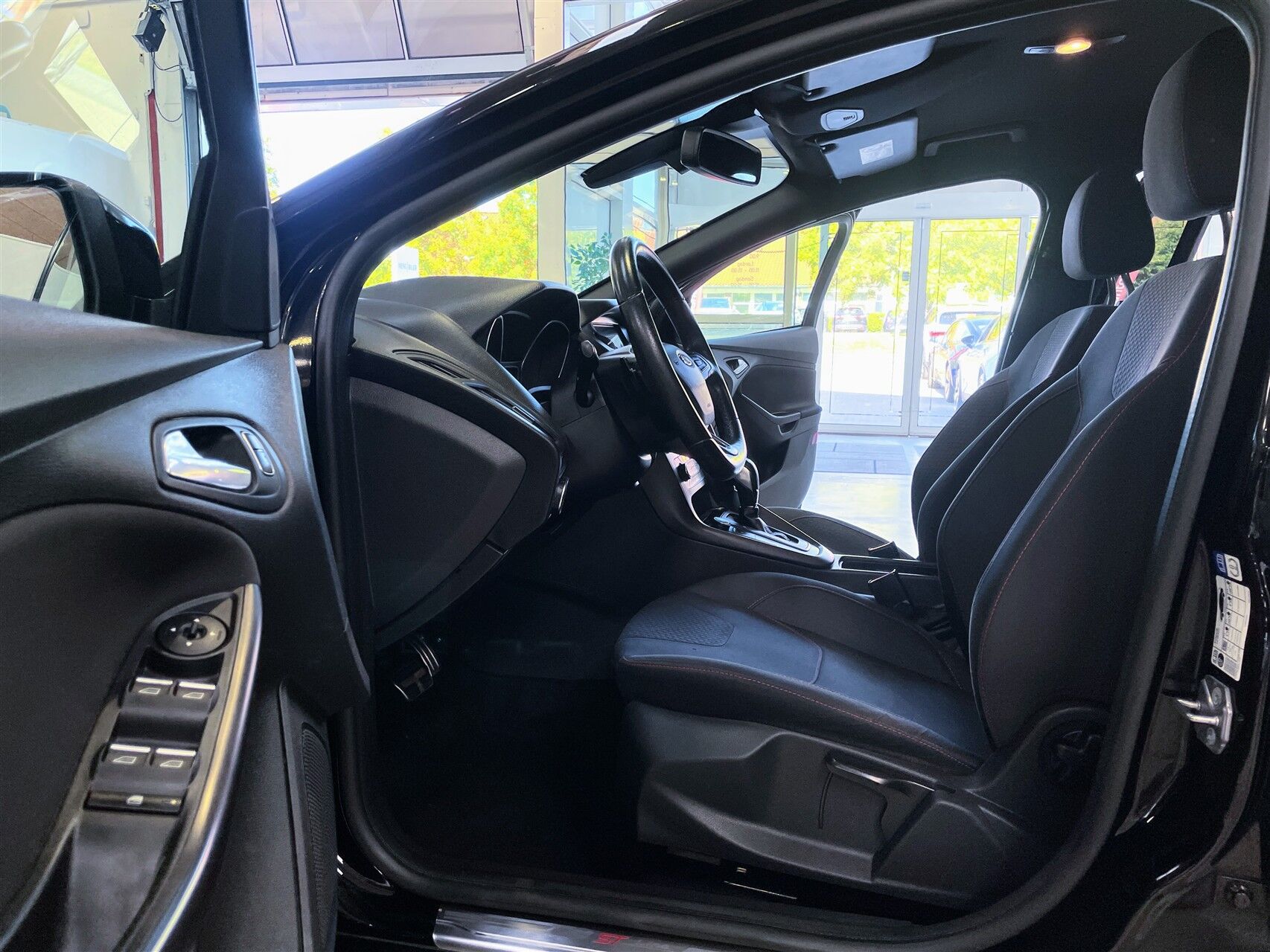 Billede af Ford Focus 1,5 TDCi ST-Line Powershift 120HK Stc 6g Aut.