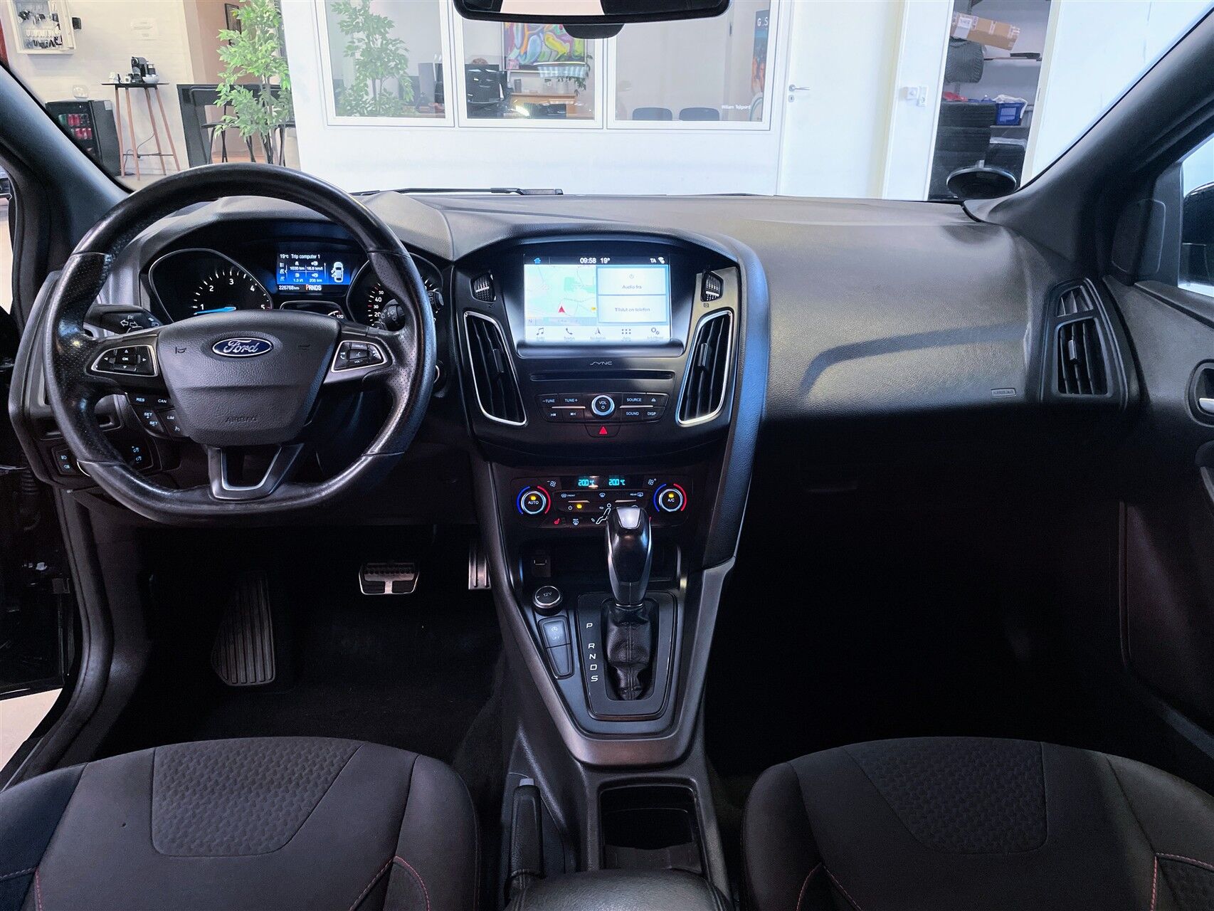 Billede af Ford Focus 1,5 TDCi ST-Line Powershift 120HK Stc 6g Aut.