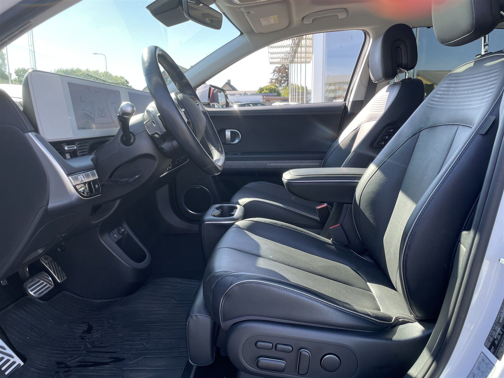 Billede af Hyundai Ioniq 5 Electric 72,6 kWh Ultimate 4WD 306HK 5d Aut.