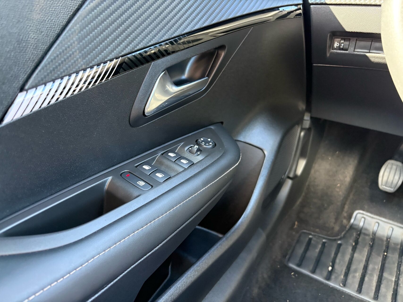 Billede af Peugeot 208 1,2 PureTech Allure+ 100HK 5d 6g