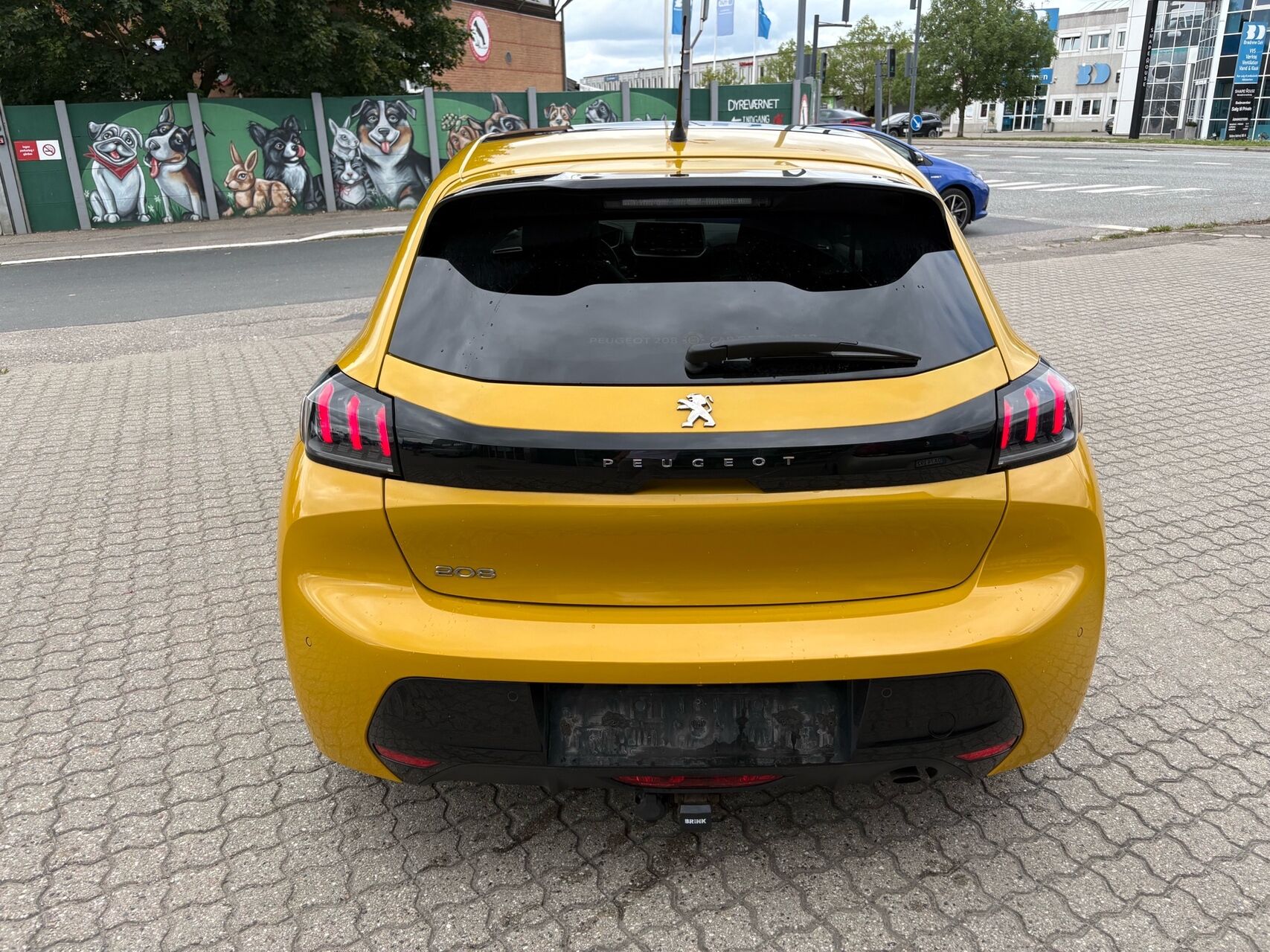 Billede af Peugeot 208 1,2 PureTech Allure Sky EAT8 100HK 5d 8g Aut.