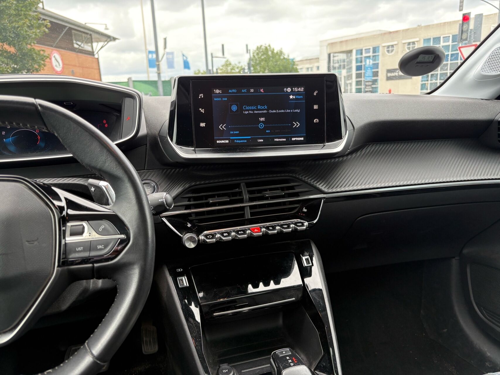 Billede af Peugeot 208 1,2 PureTech Allure Sky EAT8 100HK 5d 8g Aut.