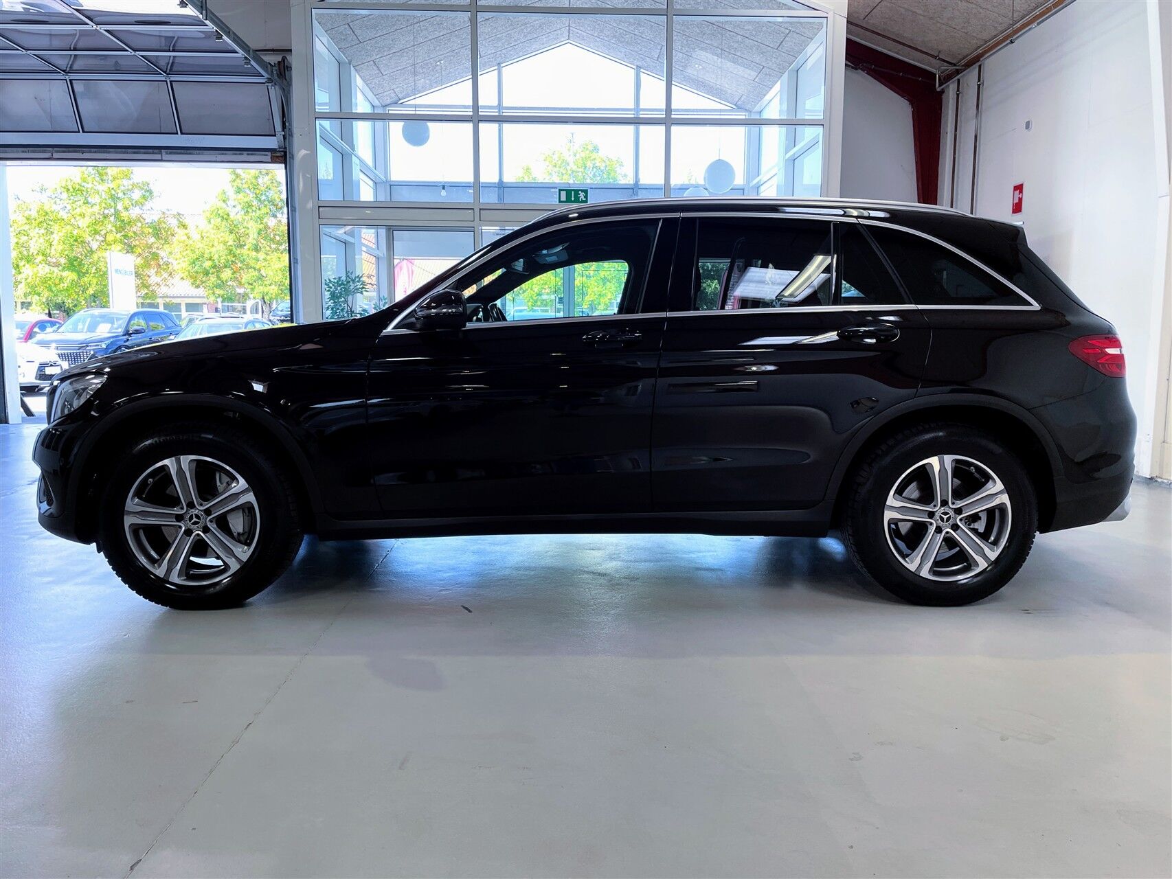Billede af Mercedes-Benz GLC300 2,0 4Matic 9G-Tronic 245HK 5d 9g Aut.