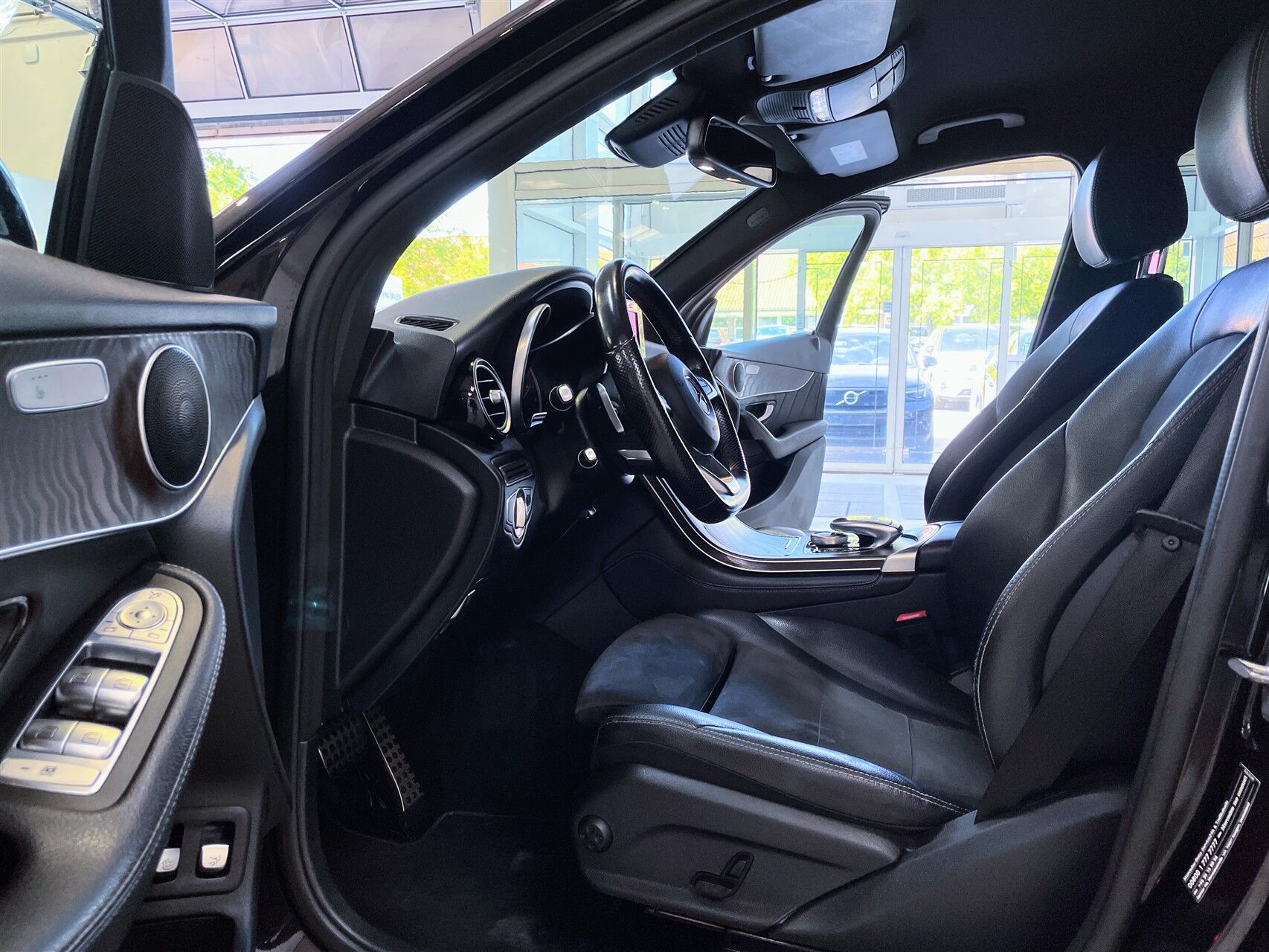 Billede af Mercedes-Benz GLC300 2,0 4Matic 9G-Tronic 245HK 5d 9g Aut.