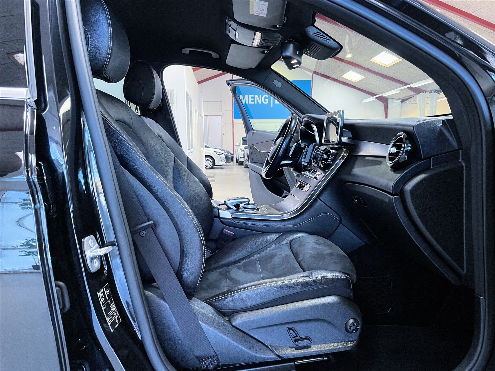 Billede af Mercedes-Benz GLC300 2,0 4Matic 9G-Tronic 245HK 5d 9g Aut.