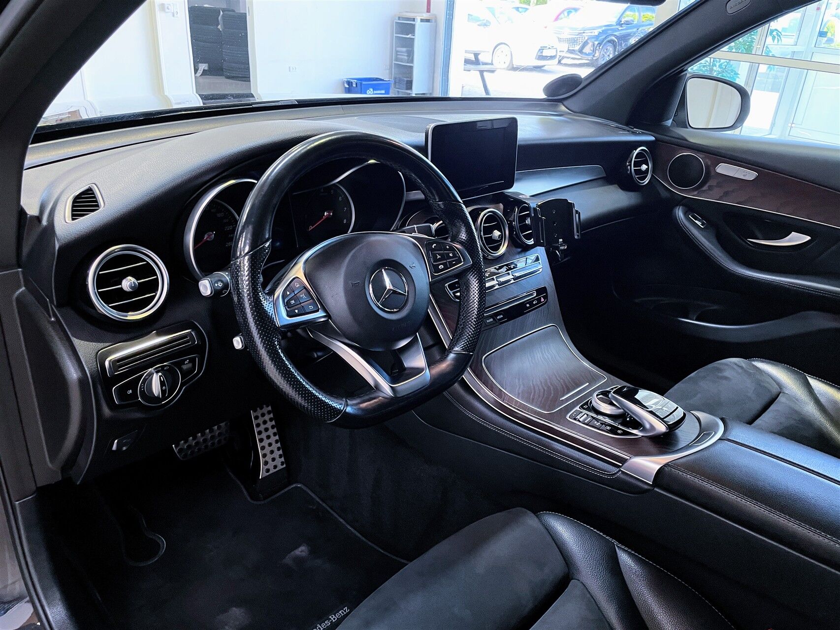 Billede af Mercedes-Benz GLC300 2,0 4Matic 9G-Tronic 245HK 5d 9g Aut.