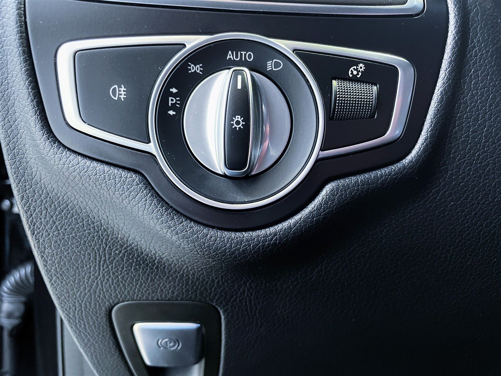 Billede af Mercedes-Benz GLC300 2,0 4Matic 9G-Tronic 245HK 5d 9g Aut.