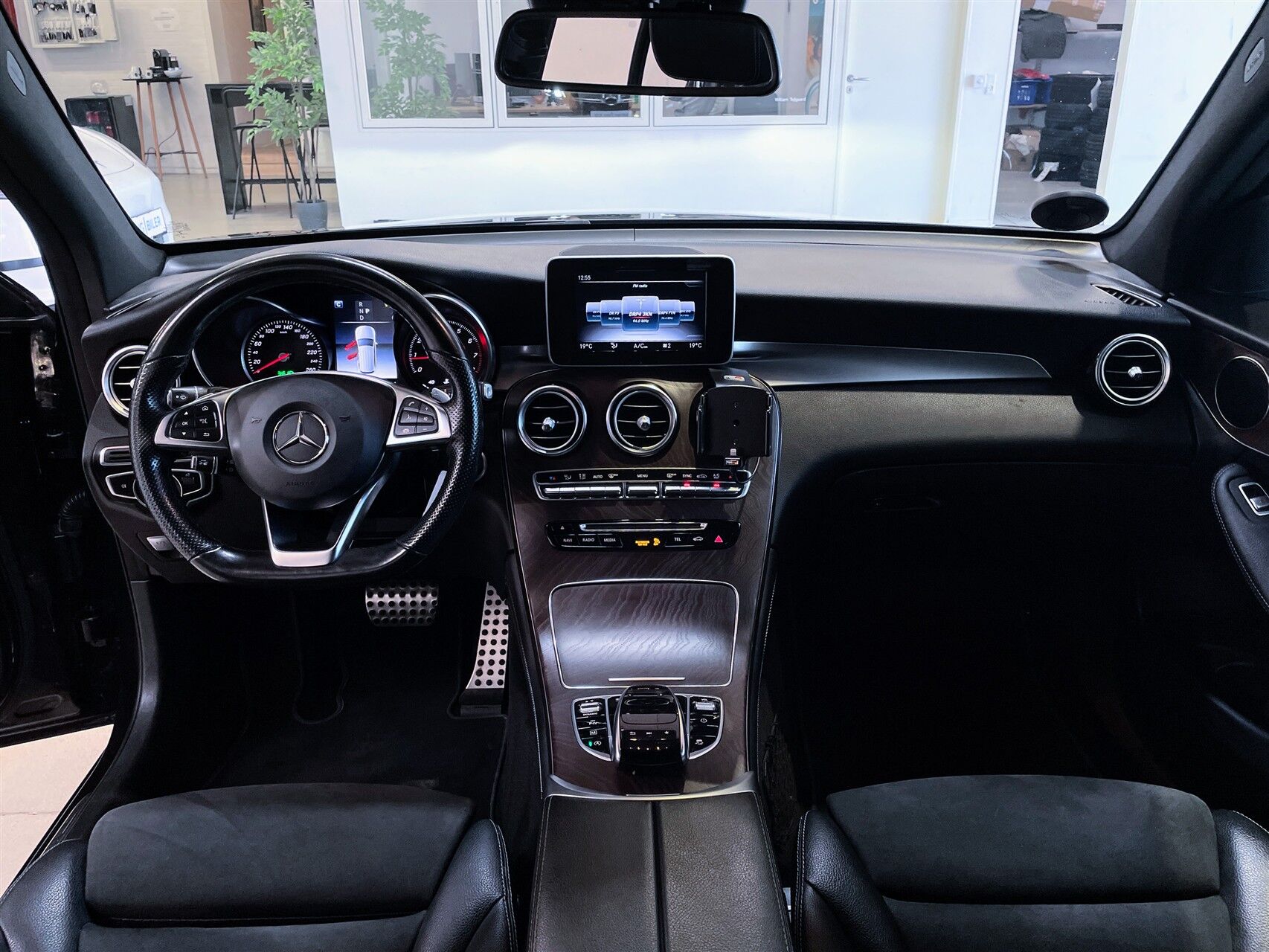 Billede af Mercedes-Benz GLC300 2,0 4Matic 9G-Tronic 245HK 5d 9g Aut.