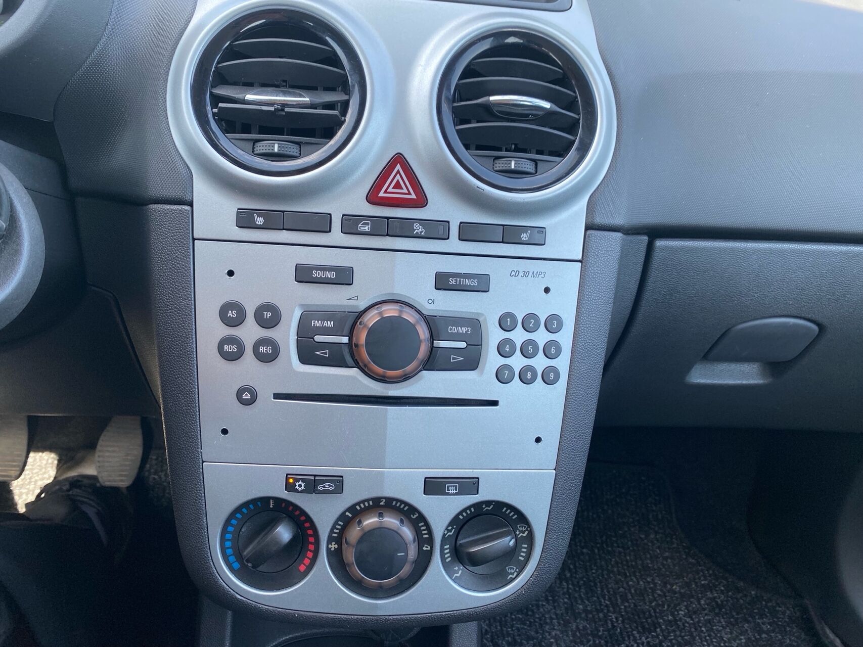 Billede af Opel Corsa 1,0 Twinport Essentia 65HK 5d