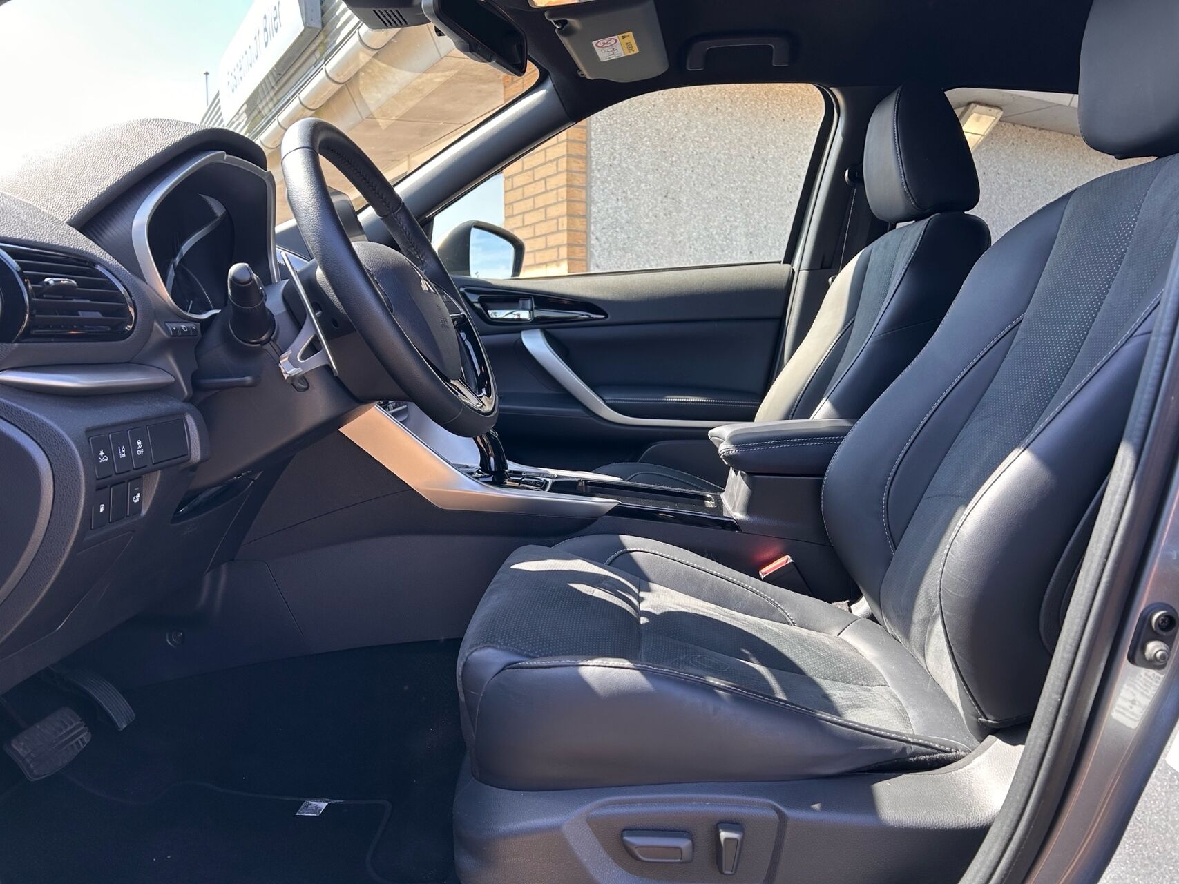 Billede af Mitsubishi Eclipse Cross 2,4 Plugin-hybrid Nordic 4WD 188HK 5d Trinl. Gear
