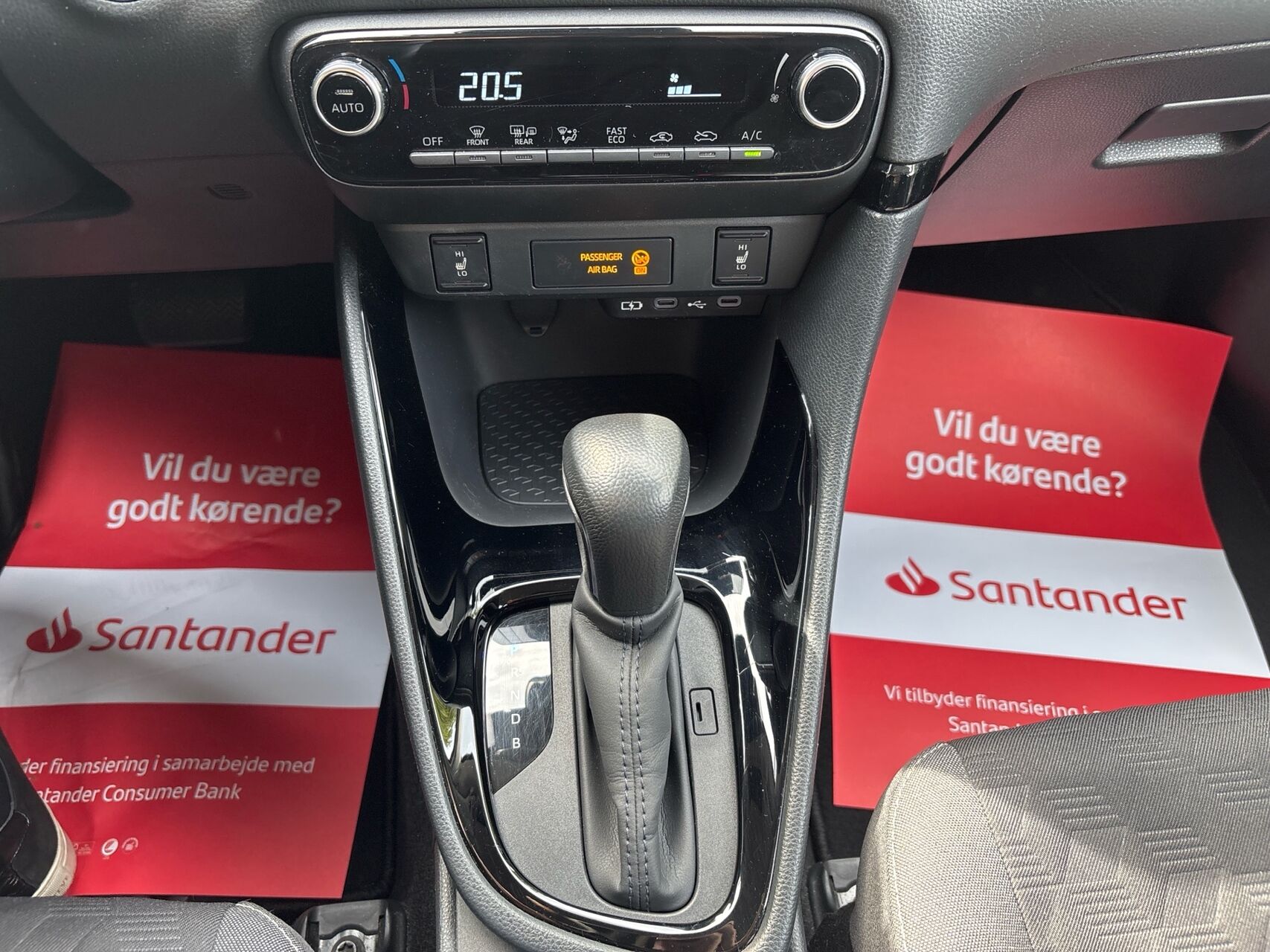 Billede af Toyota Yaris 1,5 Hybrid Style Comfort 116HK 5d Trinl. Gear