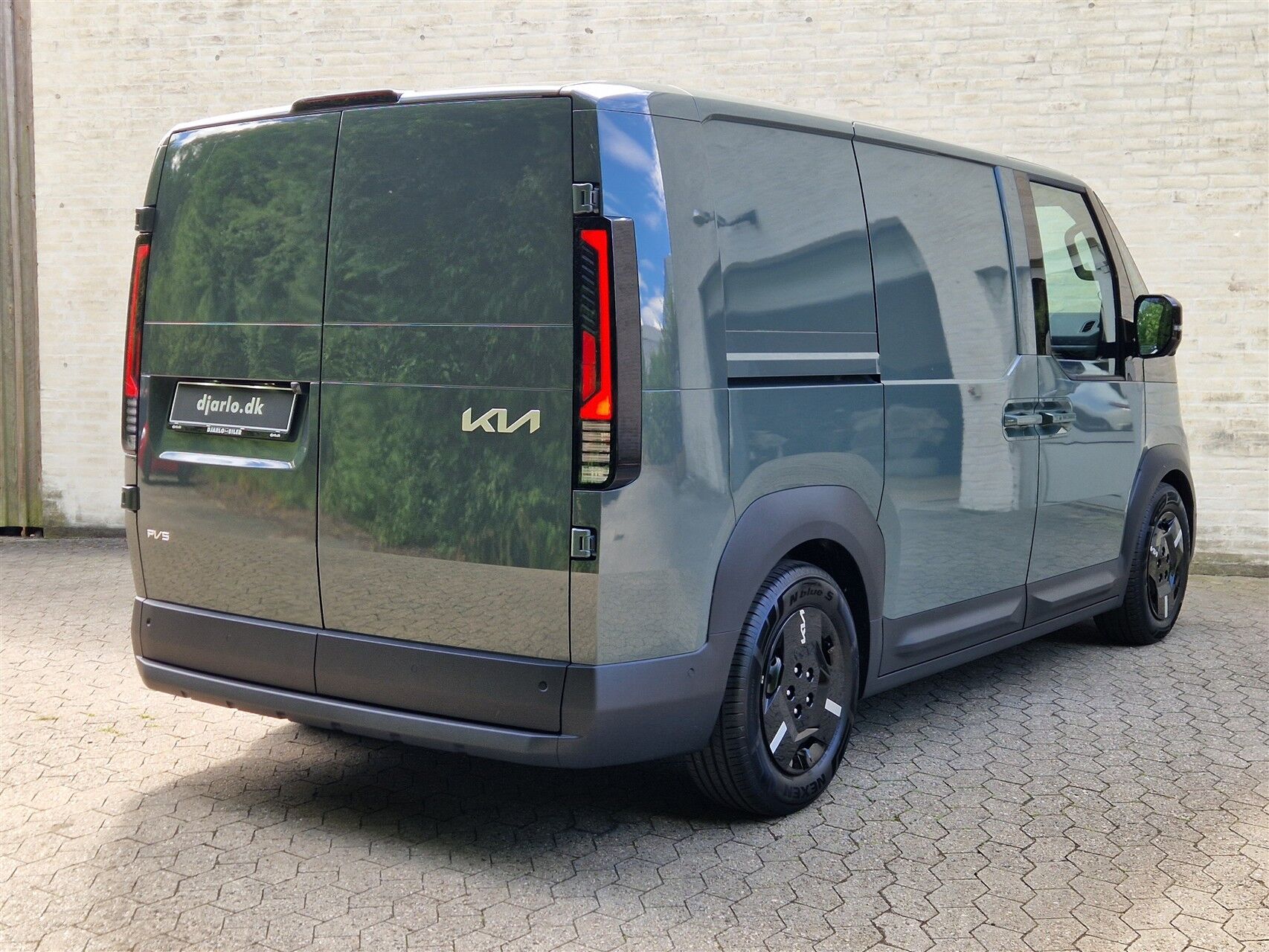 Billede af Kia PV5 Cargo L2H1 Long Range Work Pro 163HK Van Aut.