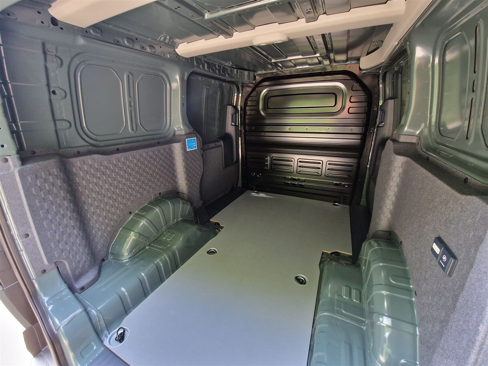 Billede af Kia PV5 Cargo L2H1 Long Range Work Pro 163HK Van Aut.