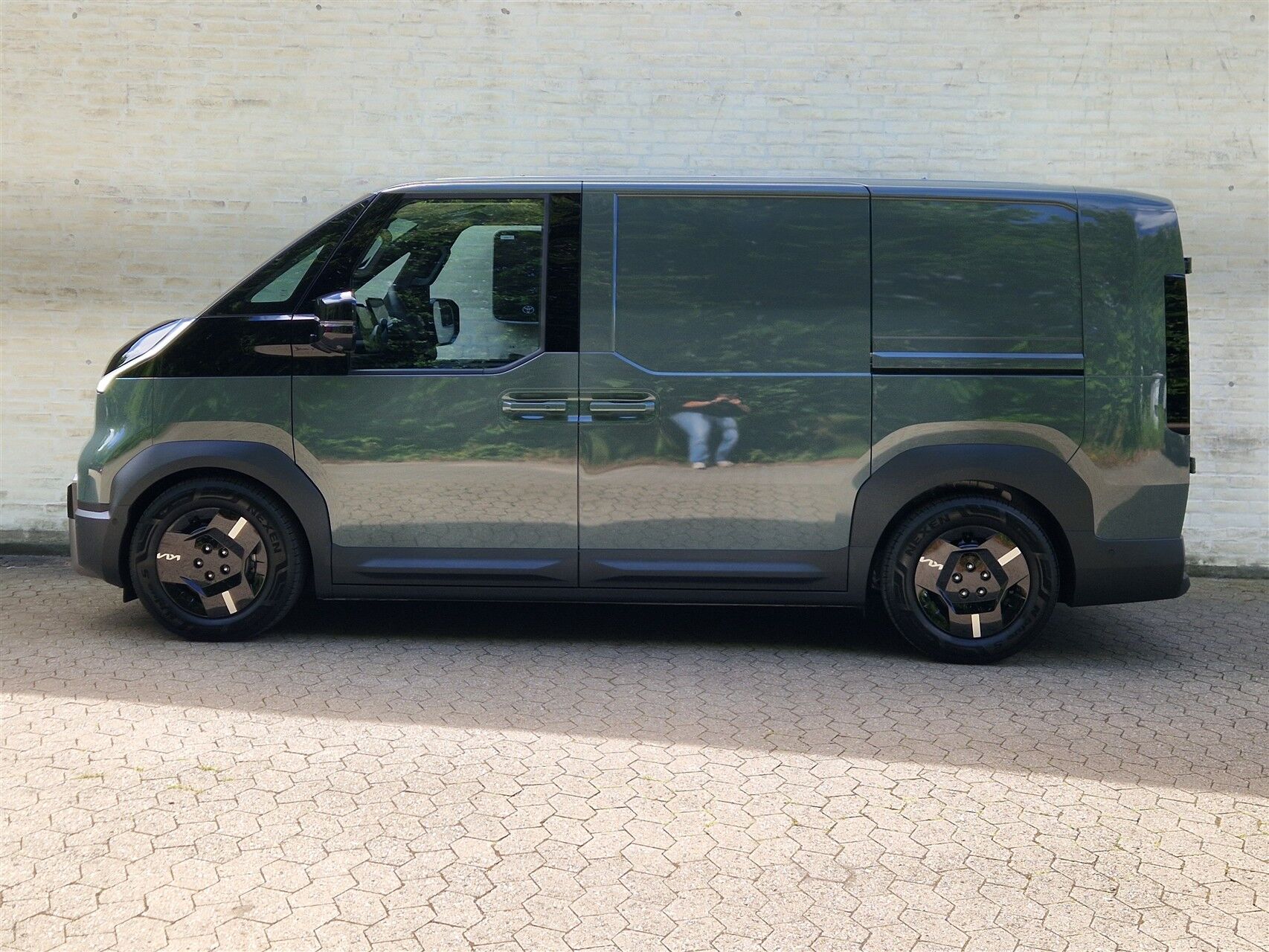 Billede af Kia PV5 Cargo L2H1 Long Range Work Pro 163HK Van Aut.