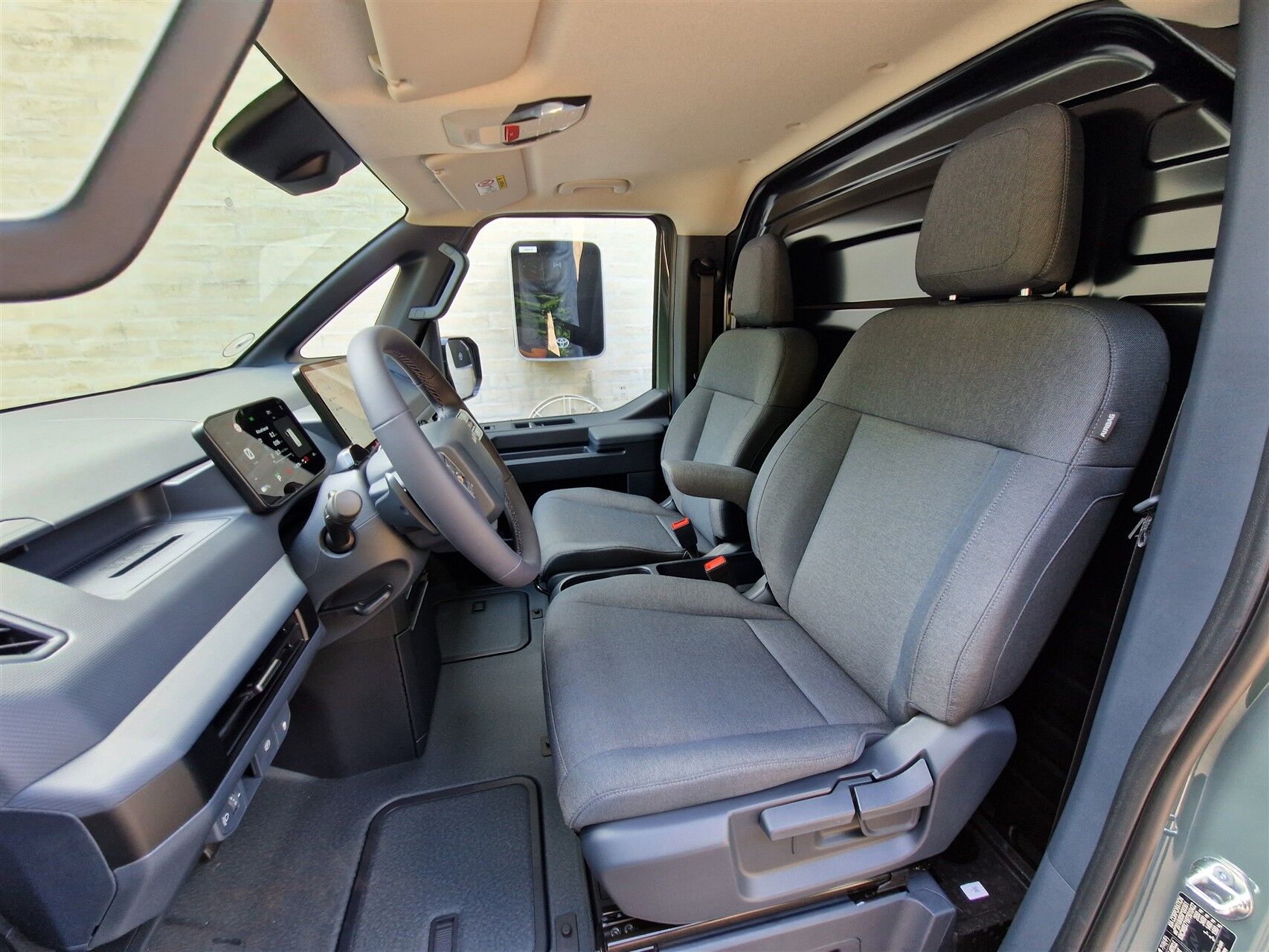 Billede af Kia PV5 Cargo L2H1 Long Range Work Pro 163HK Van Aut.