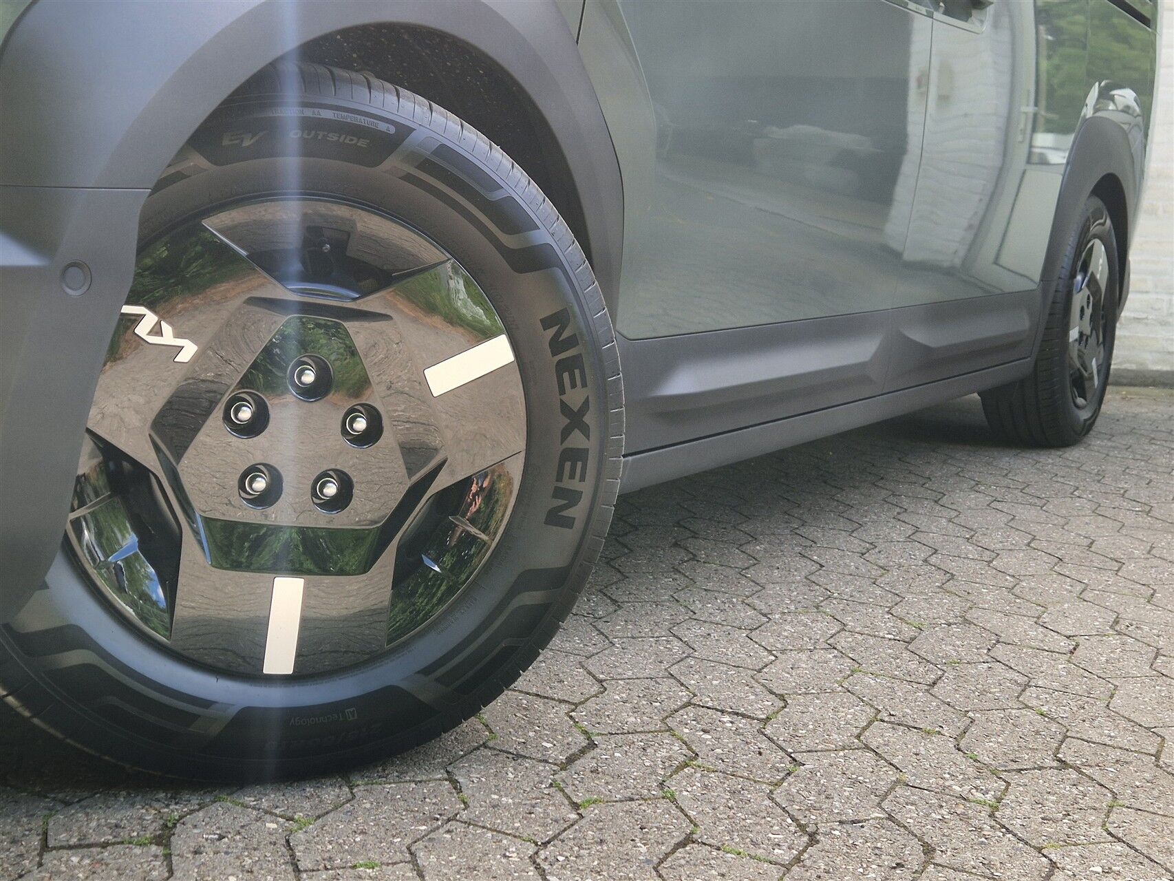 Billede af Kia PV5 Cargo L2H1 Long Range Work Pro 163HK Van Aut.