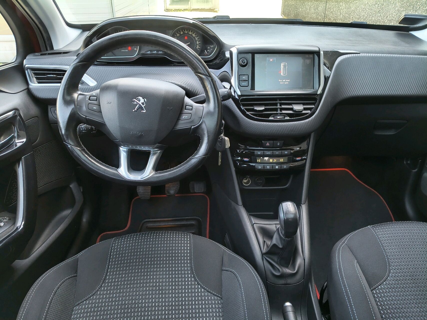 Billede af Peugeot 208 1,6 BlueHDi Desire Sky 100HK 5d