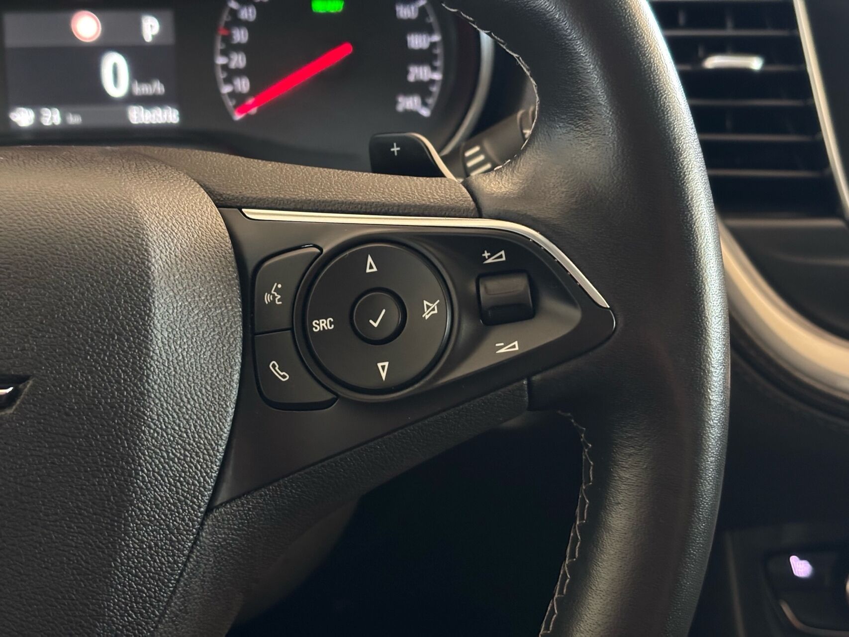 Billede af Opel Grandland X 1,6 PHEV  Plugin-hybrid Cosmo Prestige Pack 225HK 5d 8g Aut.