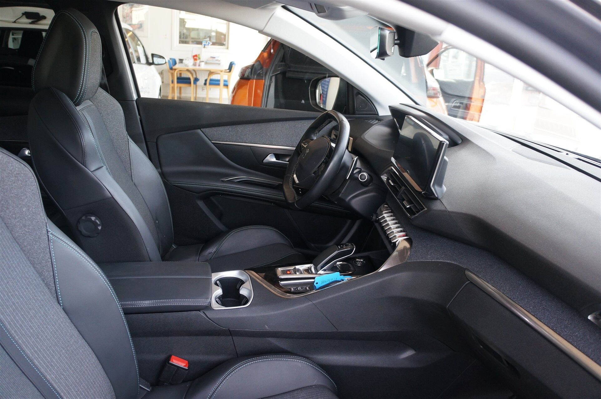 Billede af Peugeot 3008 1,6 PureTech  Plugin-hybrid Allure Pack EAT8 225HK 5d 8g Aut.