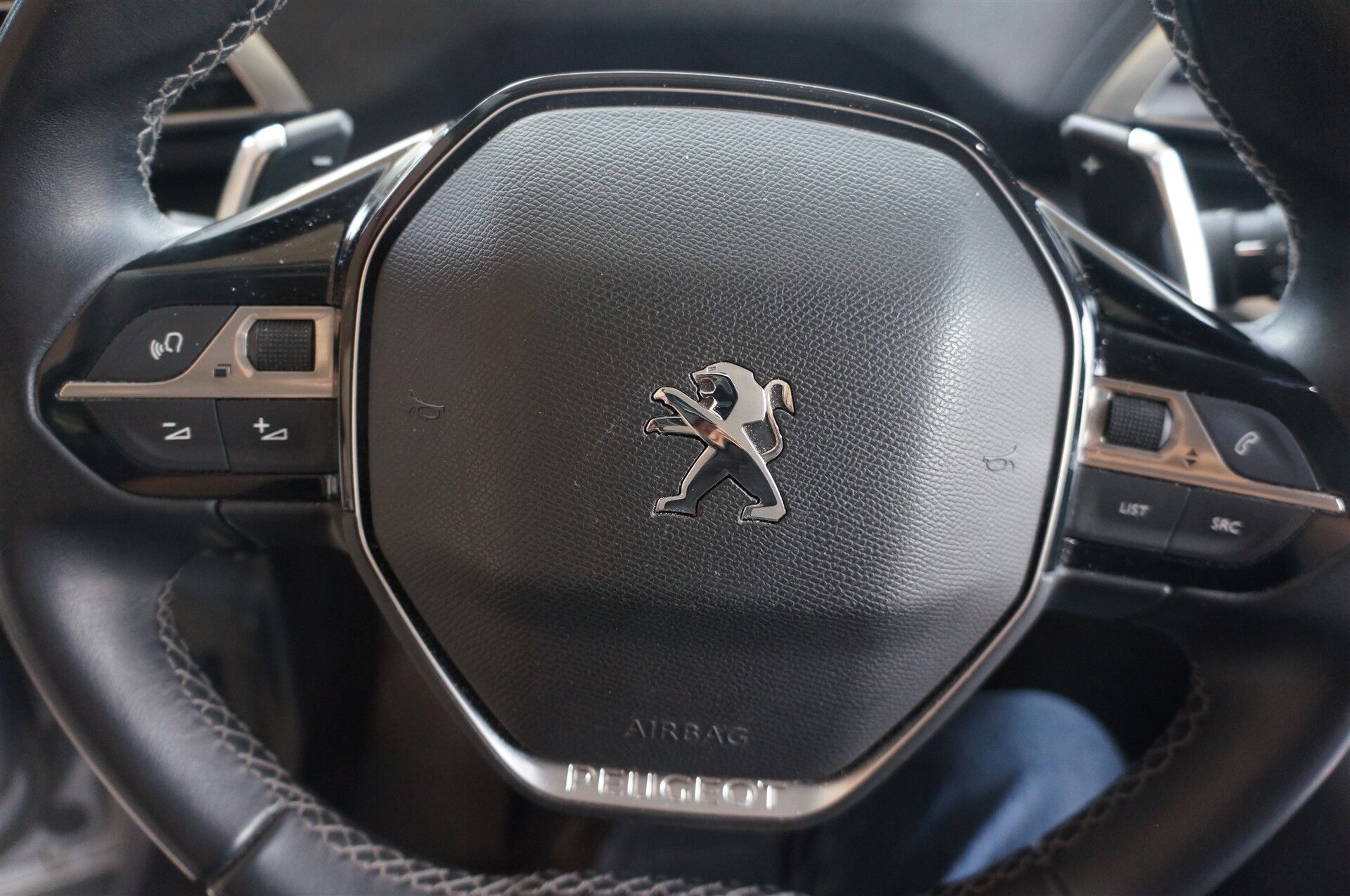 Billede af Peugeot 3008 1,6 PureTech  Plugin-hybrid Allure Pack EAT8 225HK 5d 8g Aut.