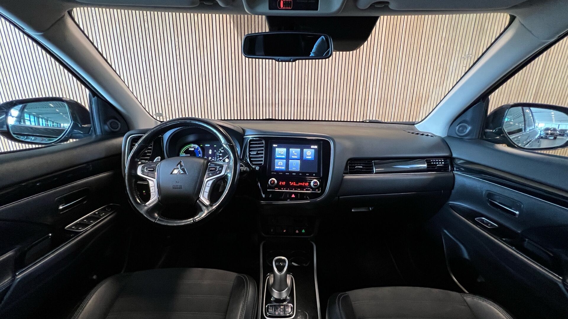 Billede af Mitsubishi Outlander 2,4 PHEV  Plugin-hybrid Limited 4WD 224HK 5d 6g Trinl. Gear