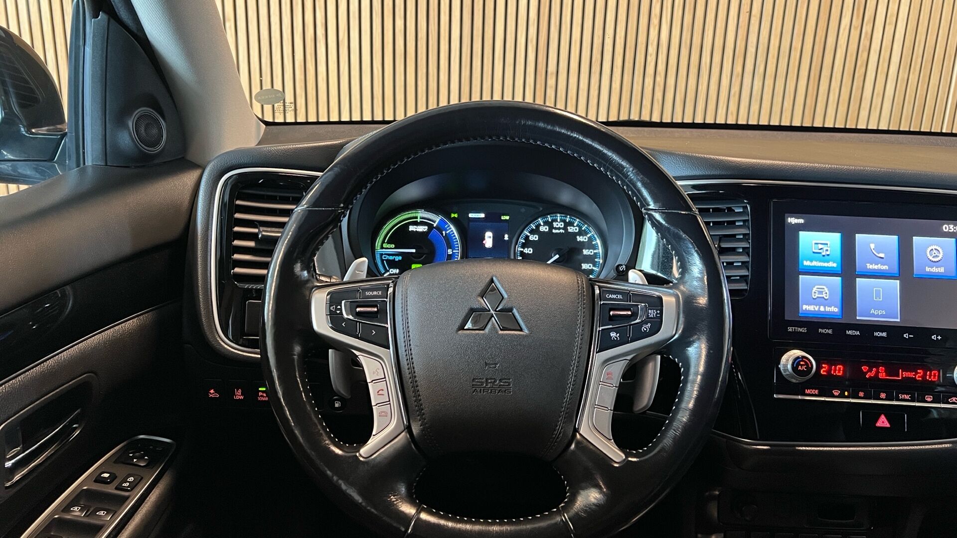 Billede af Mitsubishi Outlander 2,4 PHEV  Plugin-hybrid Limited 4WD 224HK 5d 6g Trinl. Gear