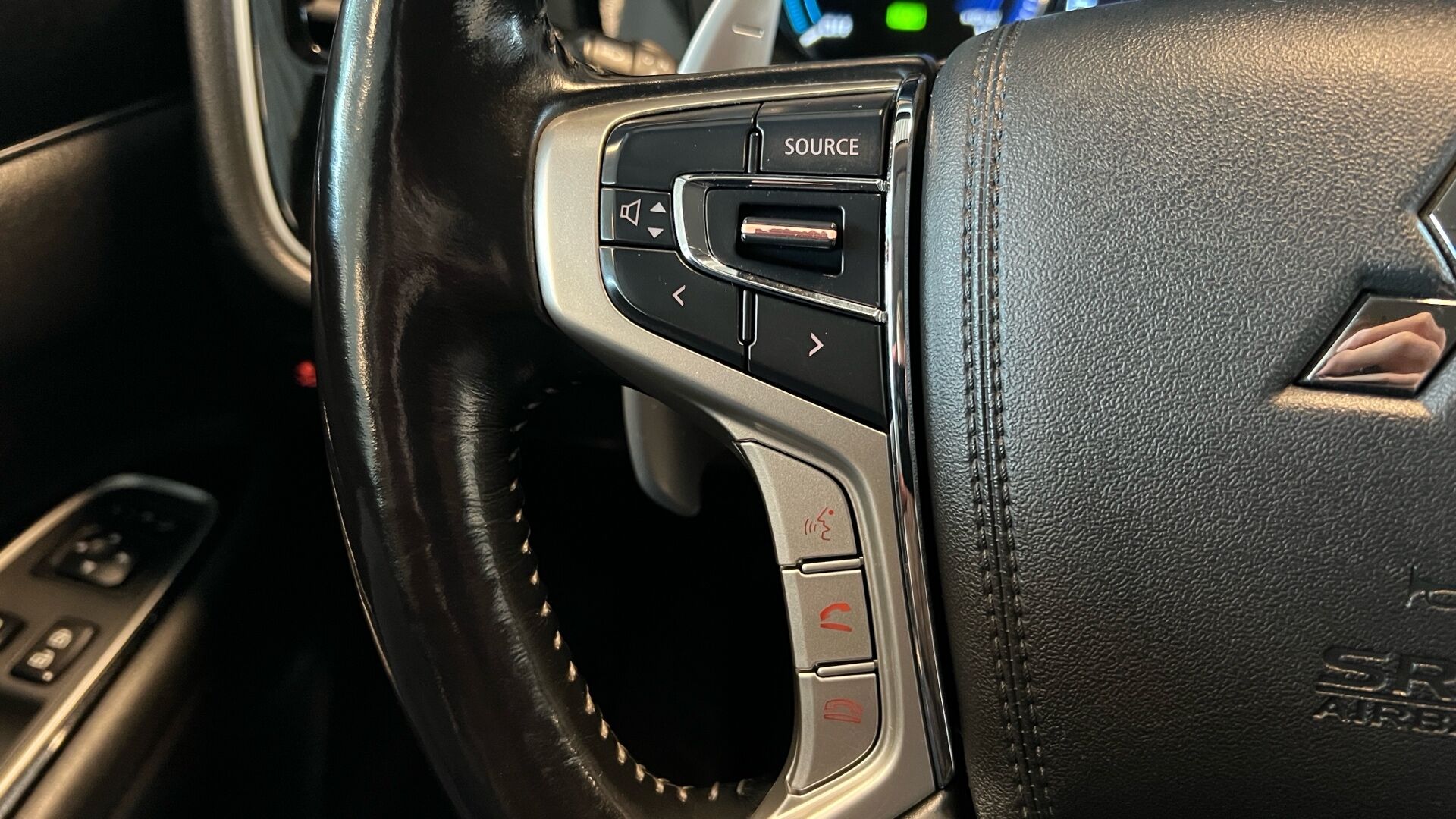 Billede af Mitsubishi Outlander 2,4 PHEV  Plugin-hybrid Limited 4WD 224HK 5d 6g Trinl. Gear