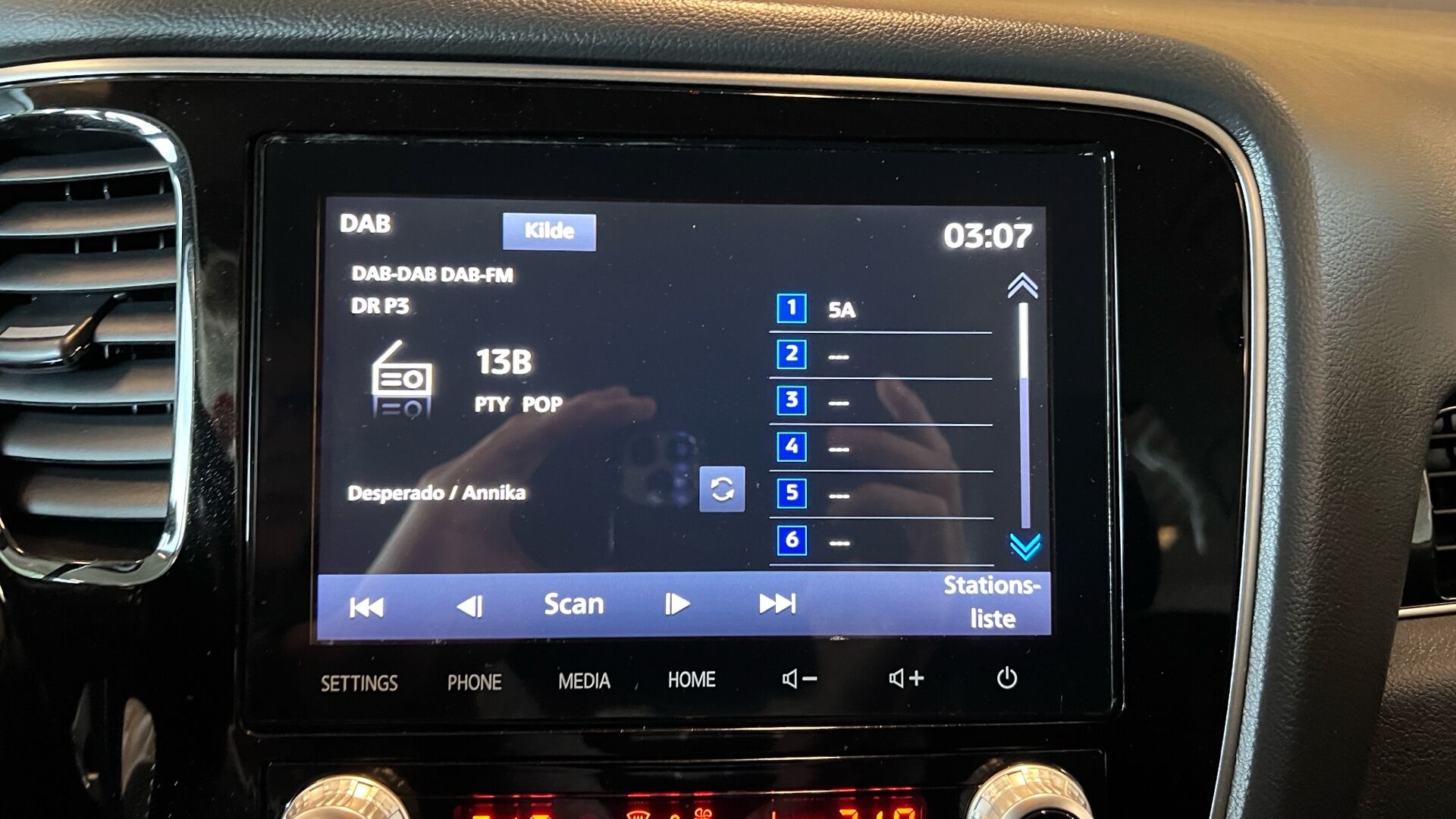 Billede af Mitsubishi Outlander 2,4 PHEV  Plugin-hybrid Limited 4WD 224HK 5d 6g Trinl. Gear