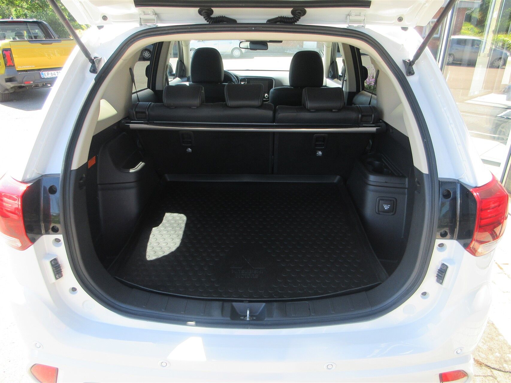 Billede af Mitsubishi Outlander 2,4 PHEV  Plugin-hybrid Limited 4WD 224HK 5d 6g Trinl. Gear